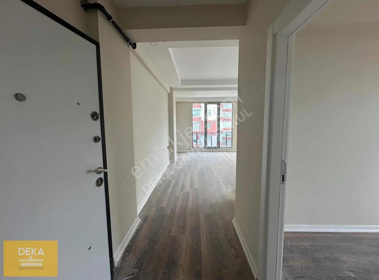 Deka'dan Yenimahalle Tramvaya 50 Metre Geniş Satılık 1+1