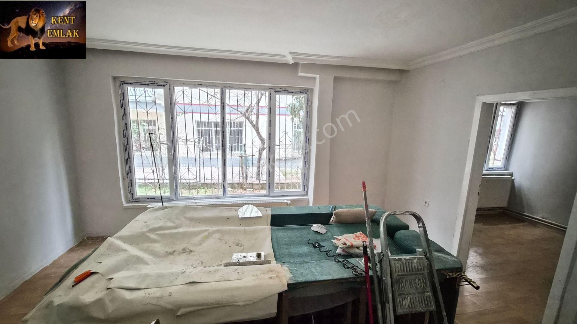 Abidin Paşada 2+1 Kot - 2 De Pimapenli Boyalı Satılık Daire