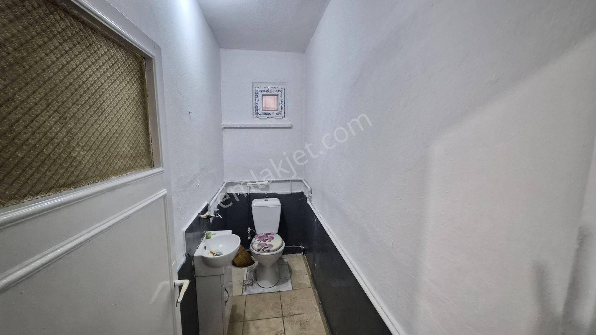 Abidin Paşada 2+1 Kot - 2 De Pimapenli Boyalı Satılık Daire - Görsel 18