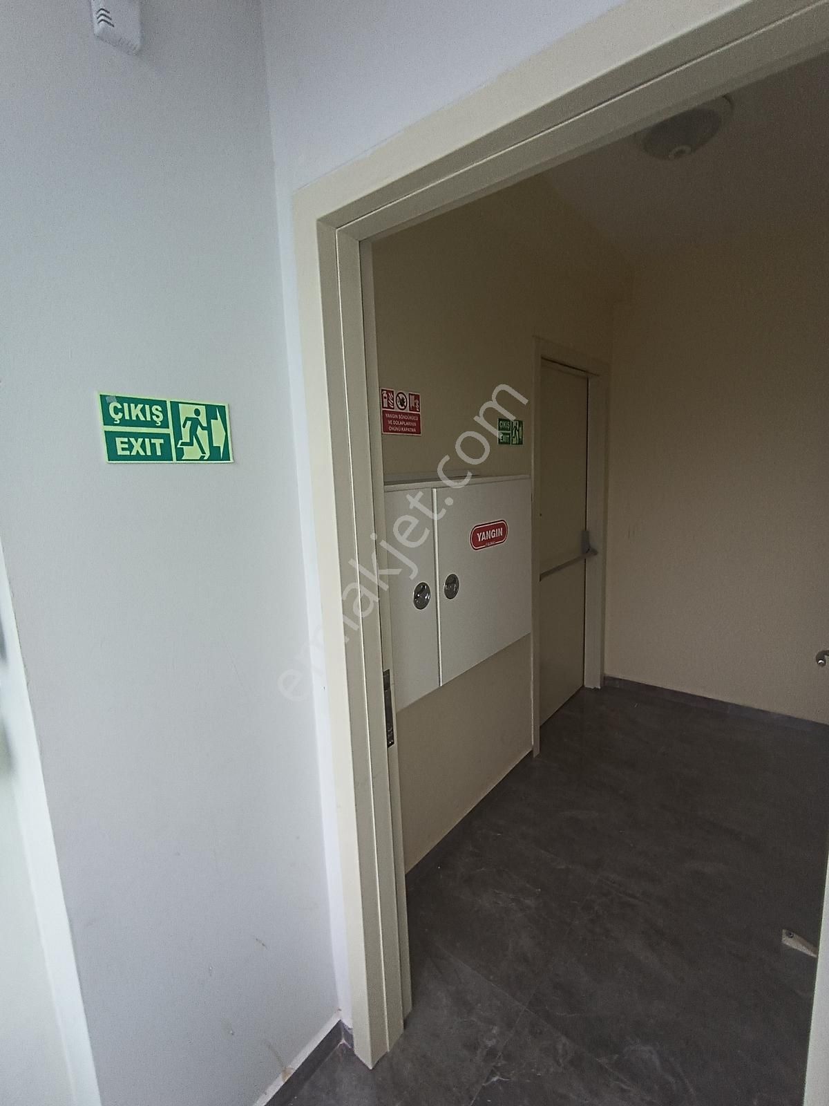 Ümraniye Meydan'da Kiralık 120 M2 Net Ofis Katı - Görsel 15