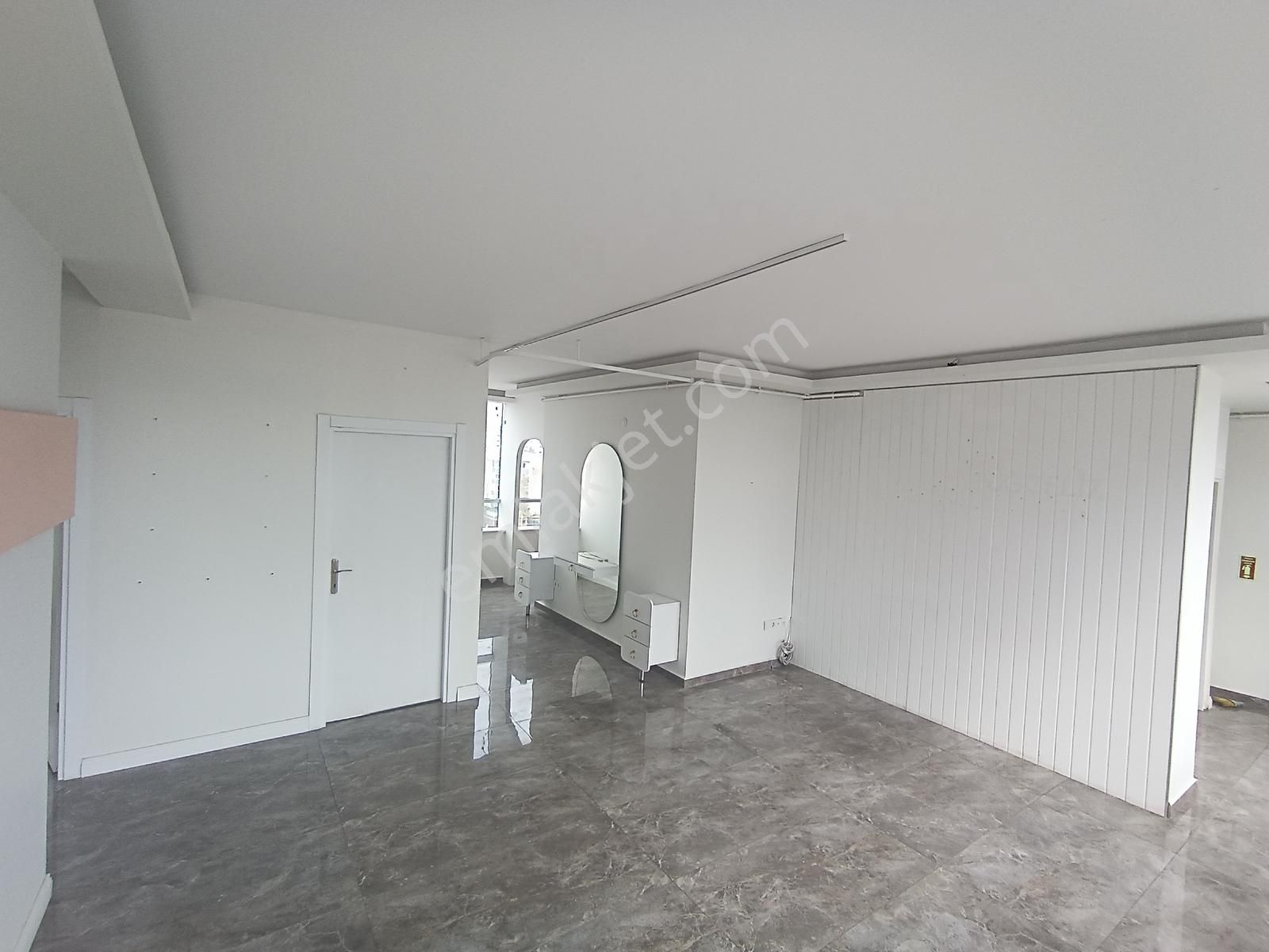 Ümraniye Meydan'da Kiralık 120 M2 Net Ofis Katı - Görsel 22