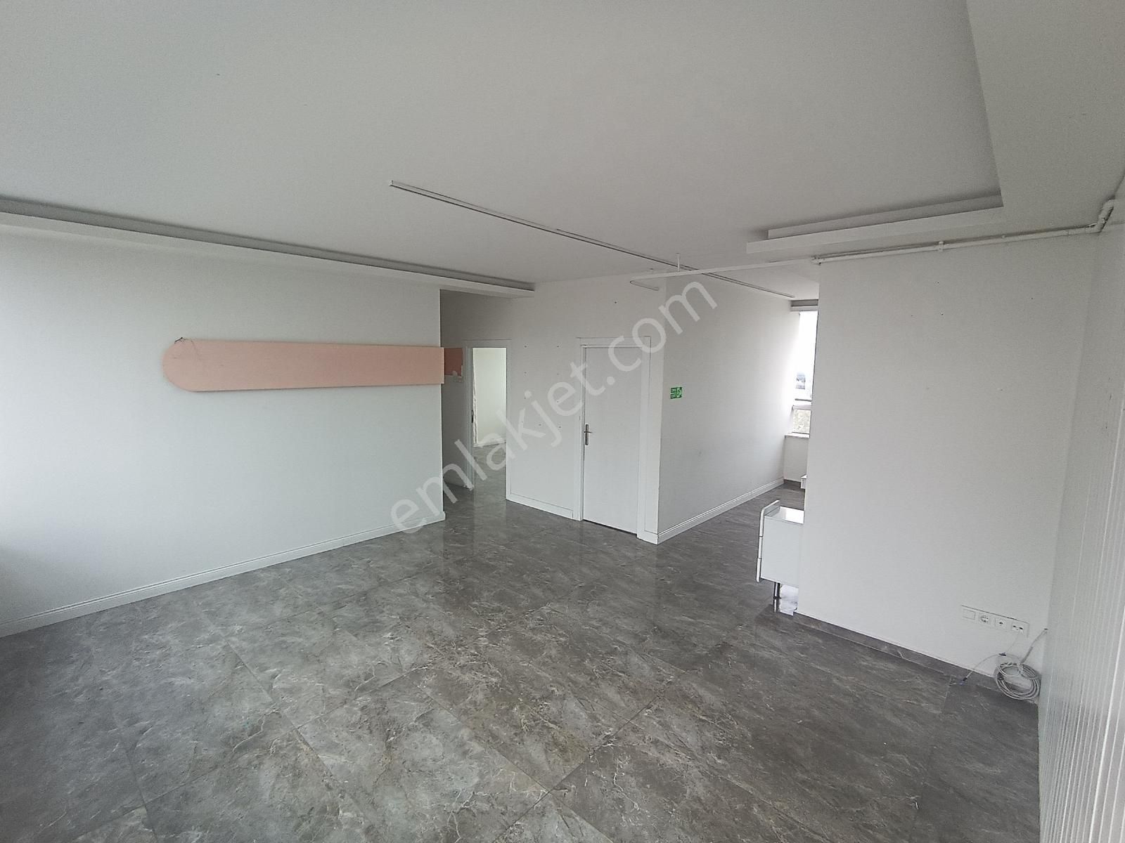 Ümraniye Meydan'da Kiralık 120 M2 Net Ofis Katı - Görsel 25