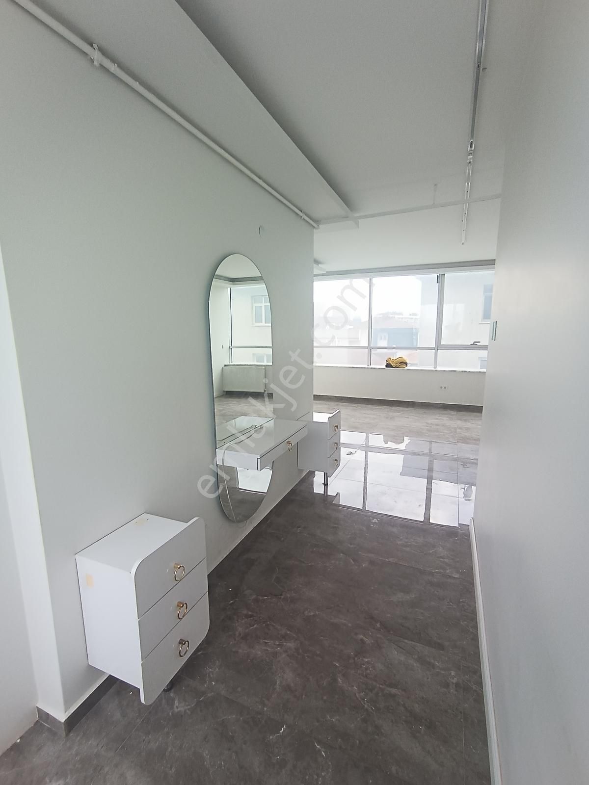Ümraniye Meydan'da Kiralık 120 M2 Net Ofis Katı - Görsel 9
