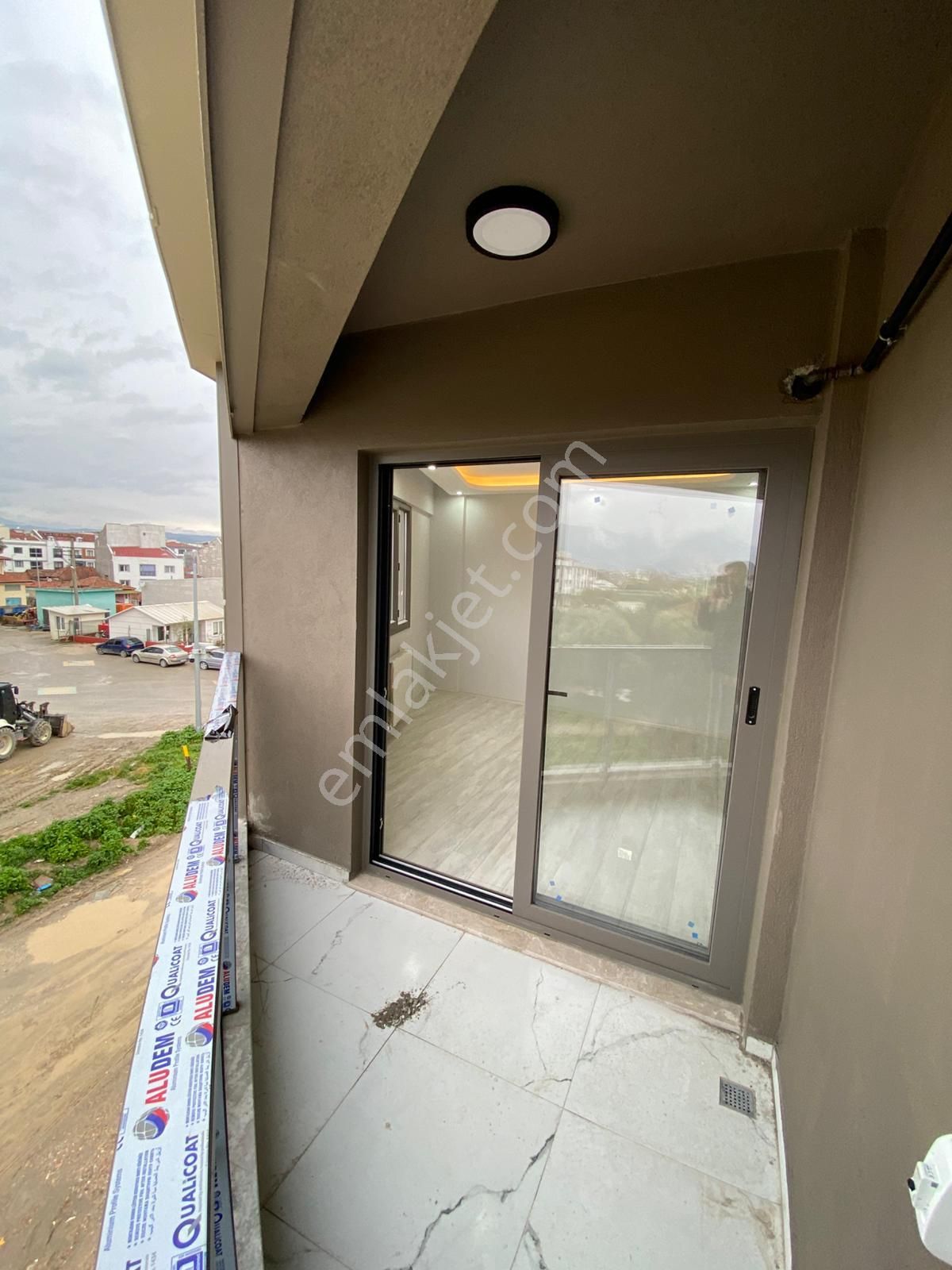 Muradiye Mahallesinde 3+1 Full Lüks Sıfır Daire - Görsel 14