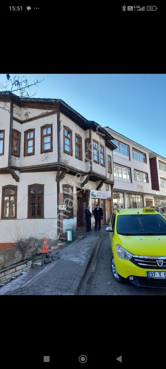 Küre/ İlçemizde Merkezde Müstakil 3.katli Konak+ 2.ayri Dükkân - Görsel 8