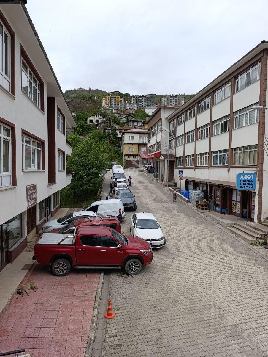 Küre/ İlçemizde Merkezde Müstakil 3.katli Konak+ 2.ayri Dükkân - Görsel 12