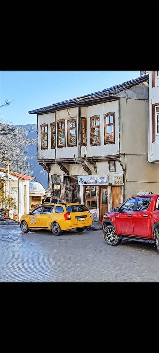 Küre/ İlçemizde Merkezde Müstakil 3.katli Konak+ 2.ayri Dükkân - Görsel 18