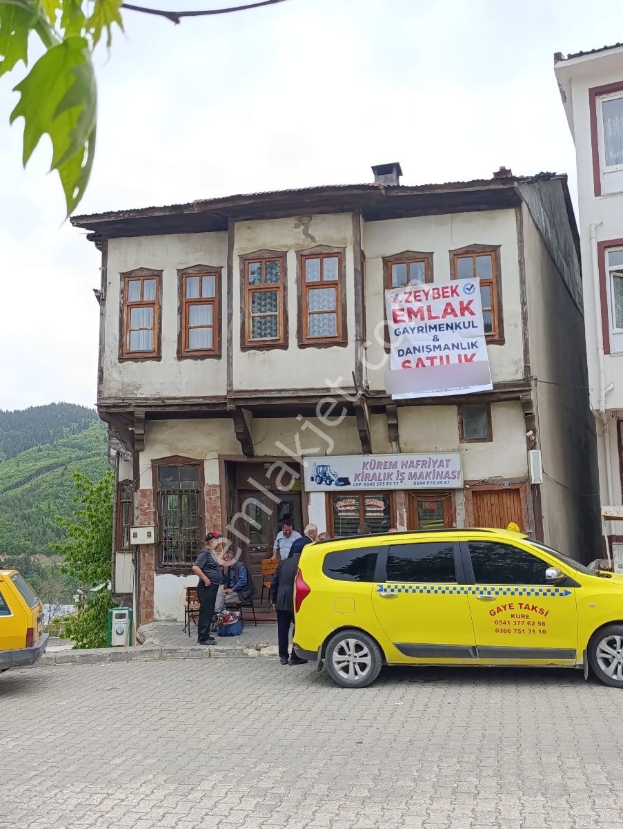 Küre/ İlçemizde Merkezde Müstakil 3.katli Konak+ 2.ayri Dükkân - Görsel 25