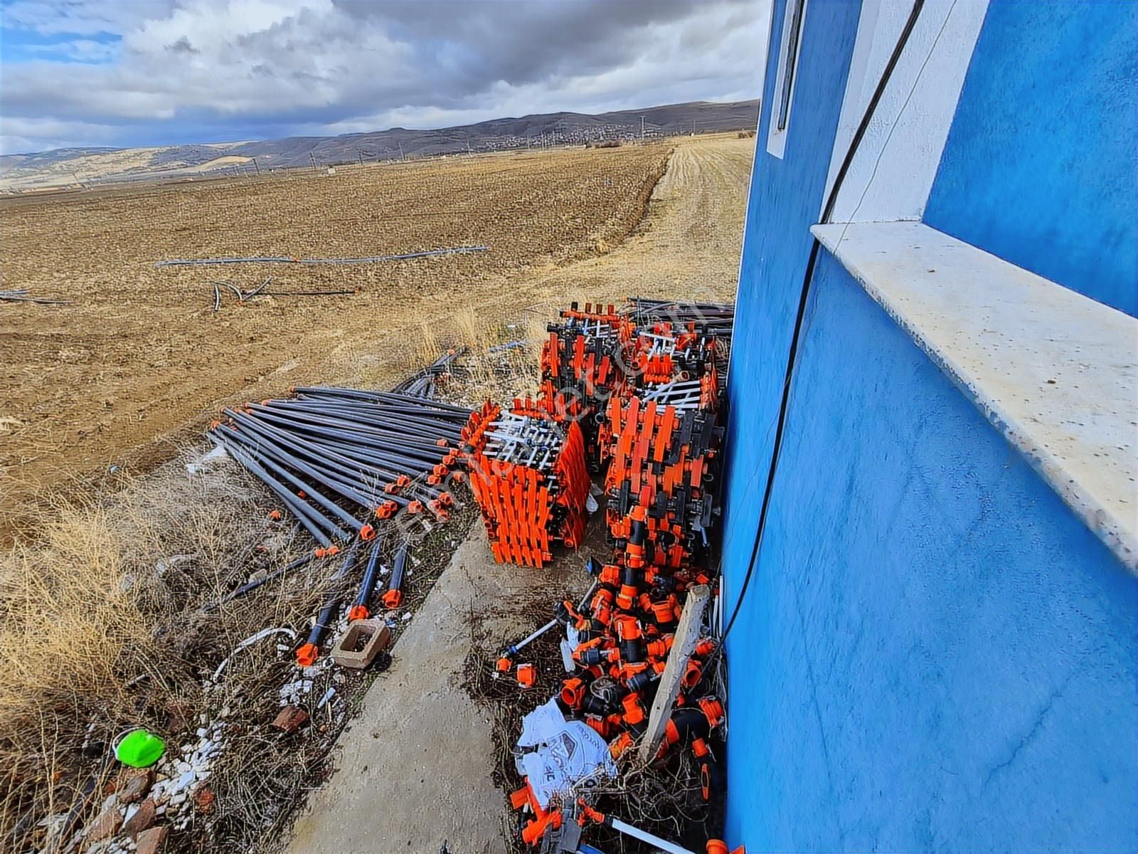 İlbey // Şuhut Merkez Avdan Mevkiinde 41089 M² Çift Kuyulu Tarla - Görsel 6