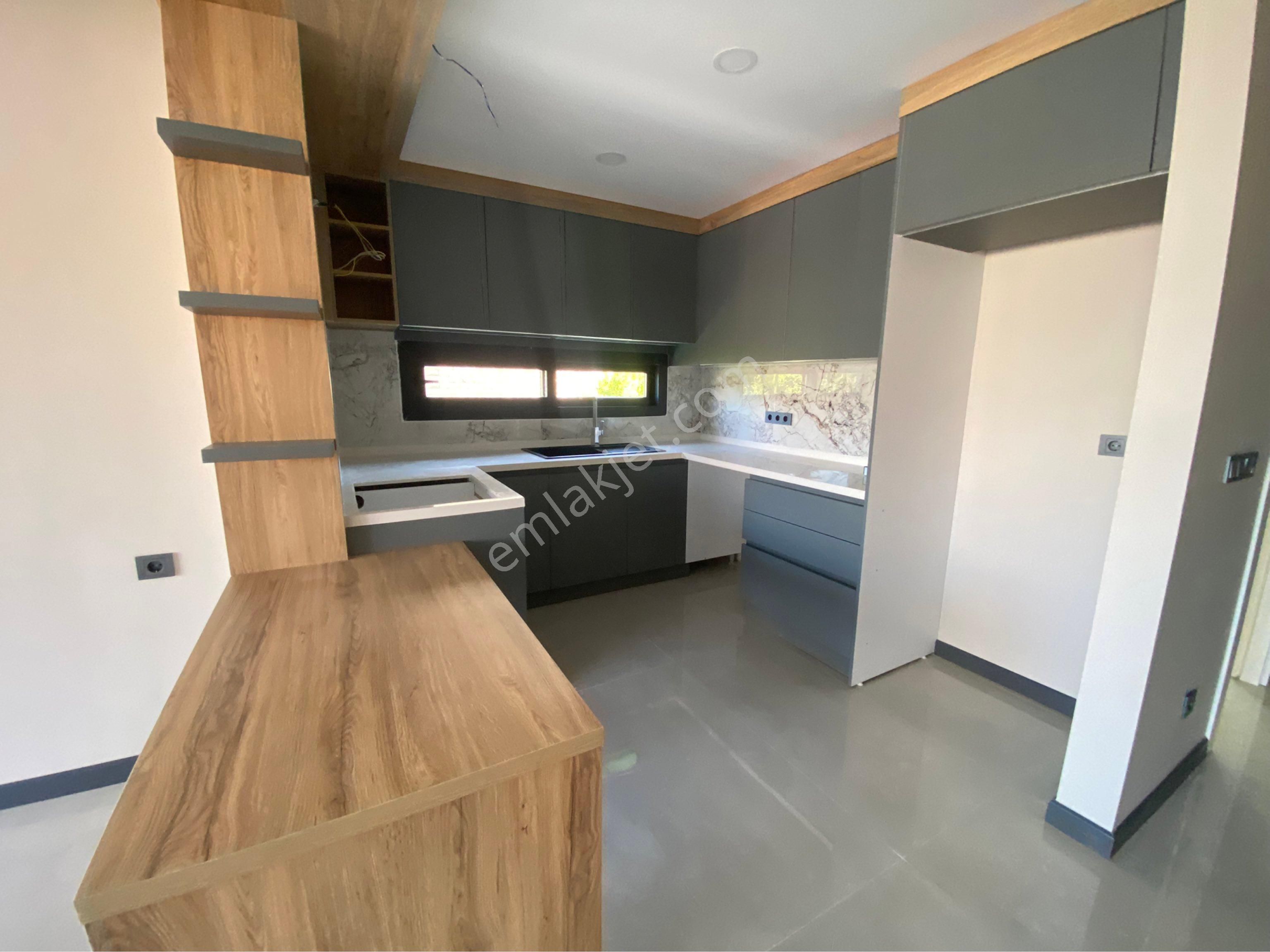 Özel Havuzlu, Geniş Bahçeli, Sıfır 4 Oda 2 Salon - Görsel 15