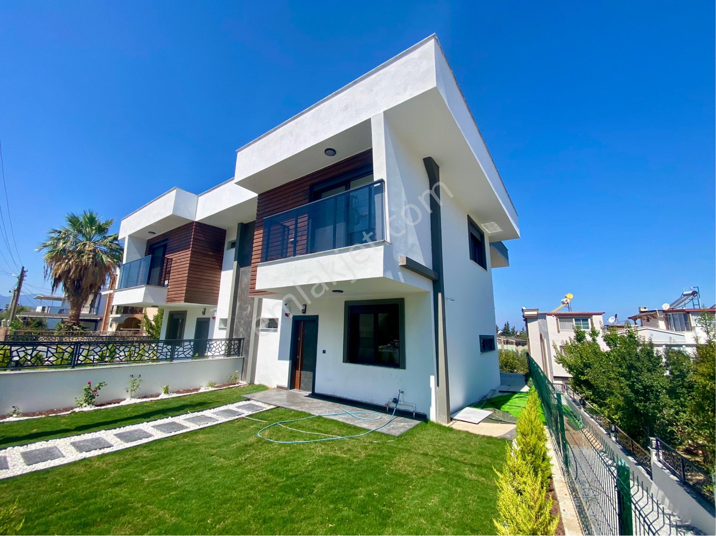 Özel Havuzlu, Geniş Bahçeli, Sıfır 4 Oda 2 Salon - Görsel 6