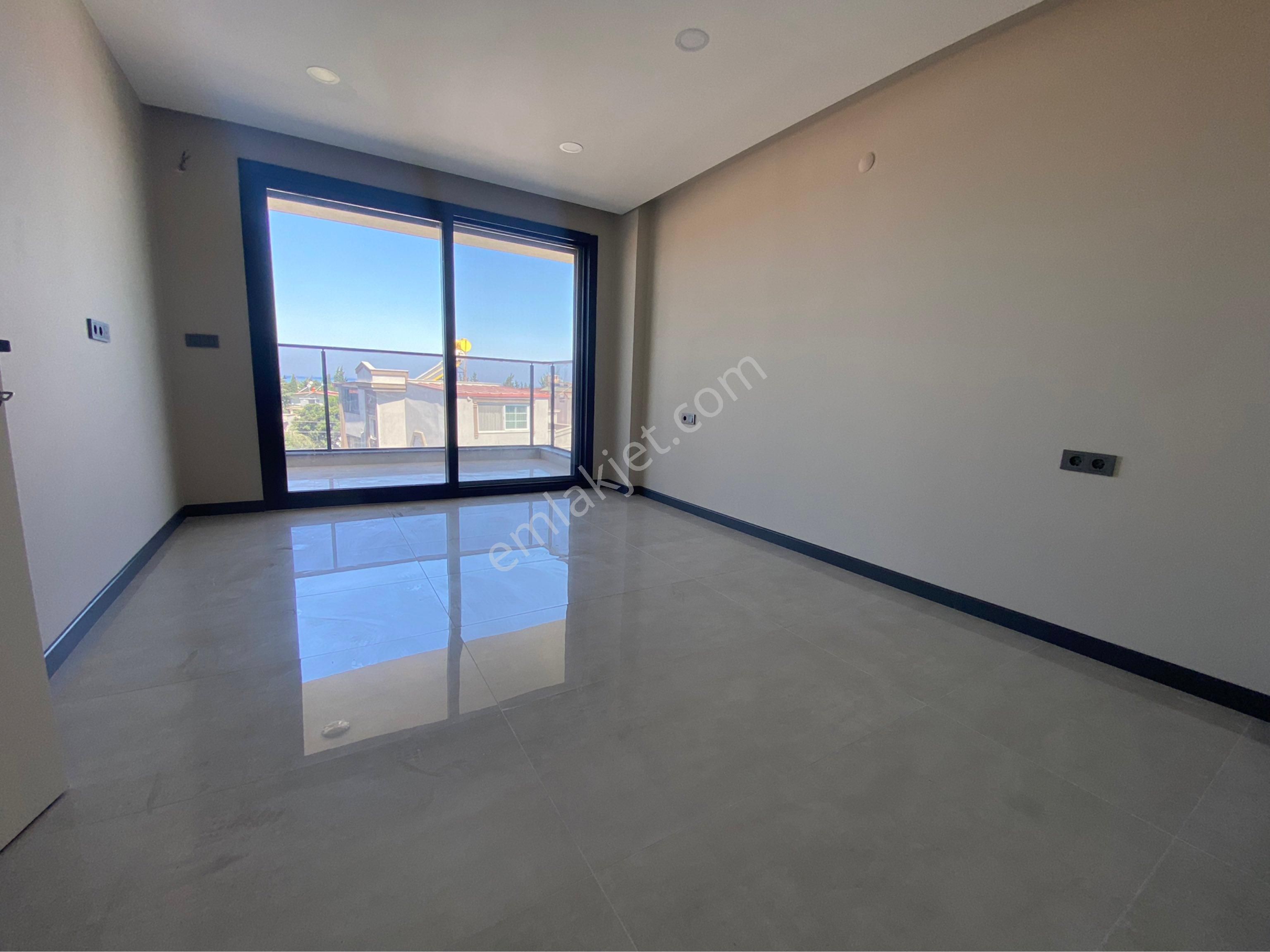 Özel Havuzlu, Geniş Bahçeli, Sıfır 4 Oda 2 Salon - Görsel 12