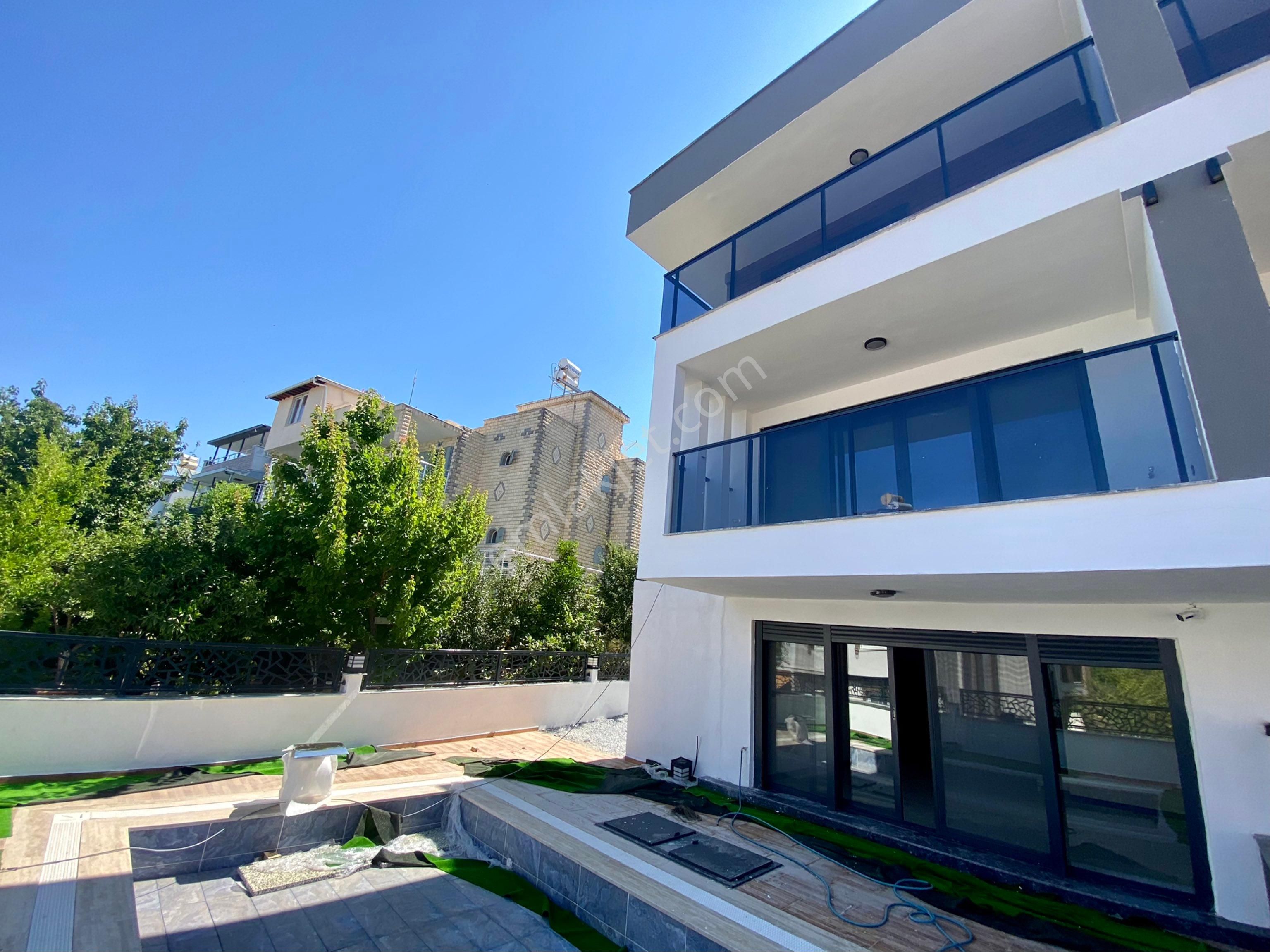 Özel Havuzlu, Geniş Bahçeli, Sıfır 4 Oda 2 Salon - Görsel 24