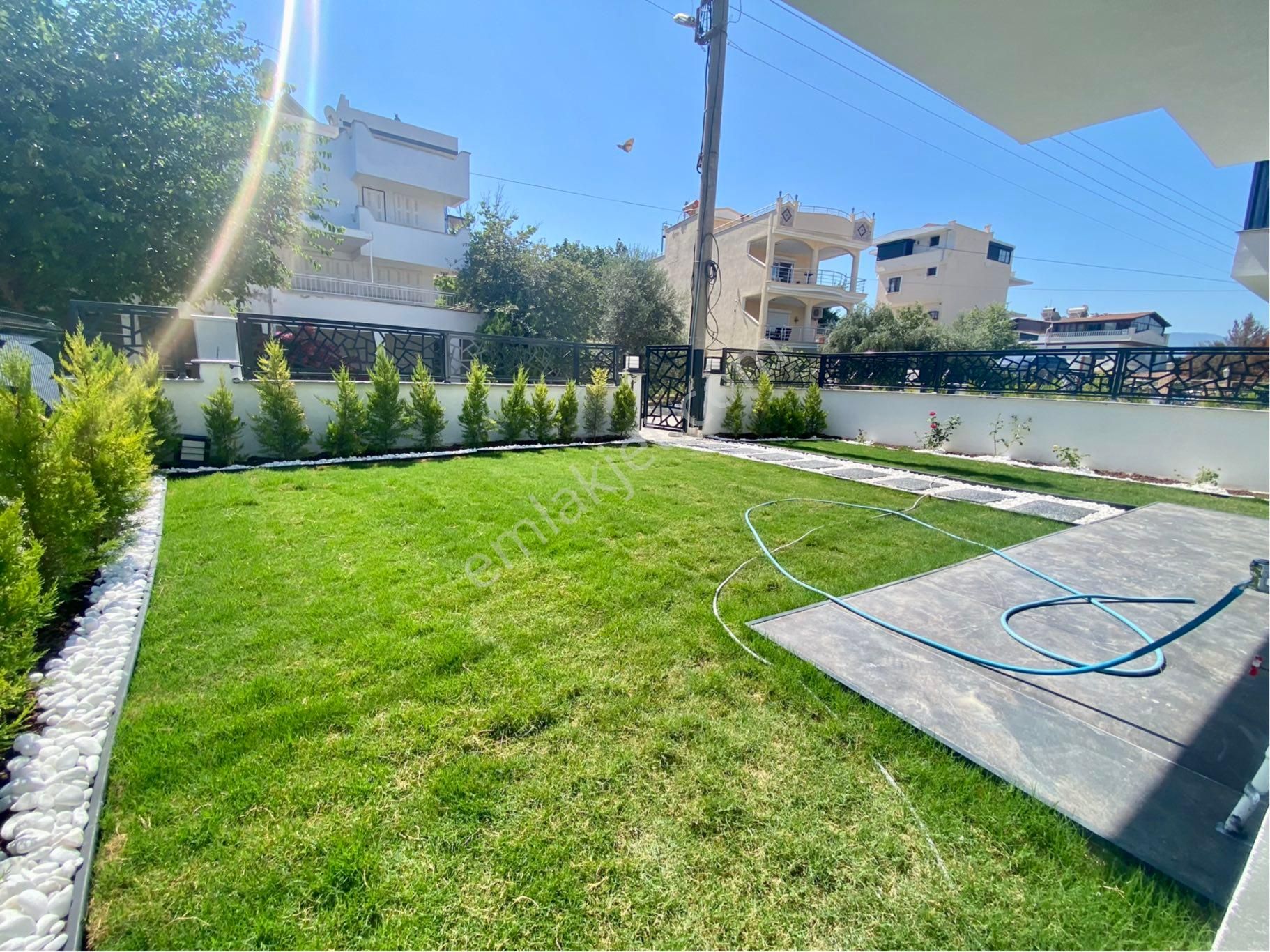 Özel Havuzlu, Geniş Bahçeli, Sıfır 4 Oda 2 Salon - Görsel 2