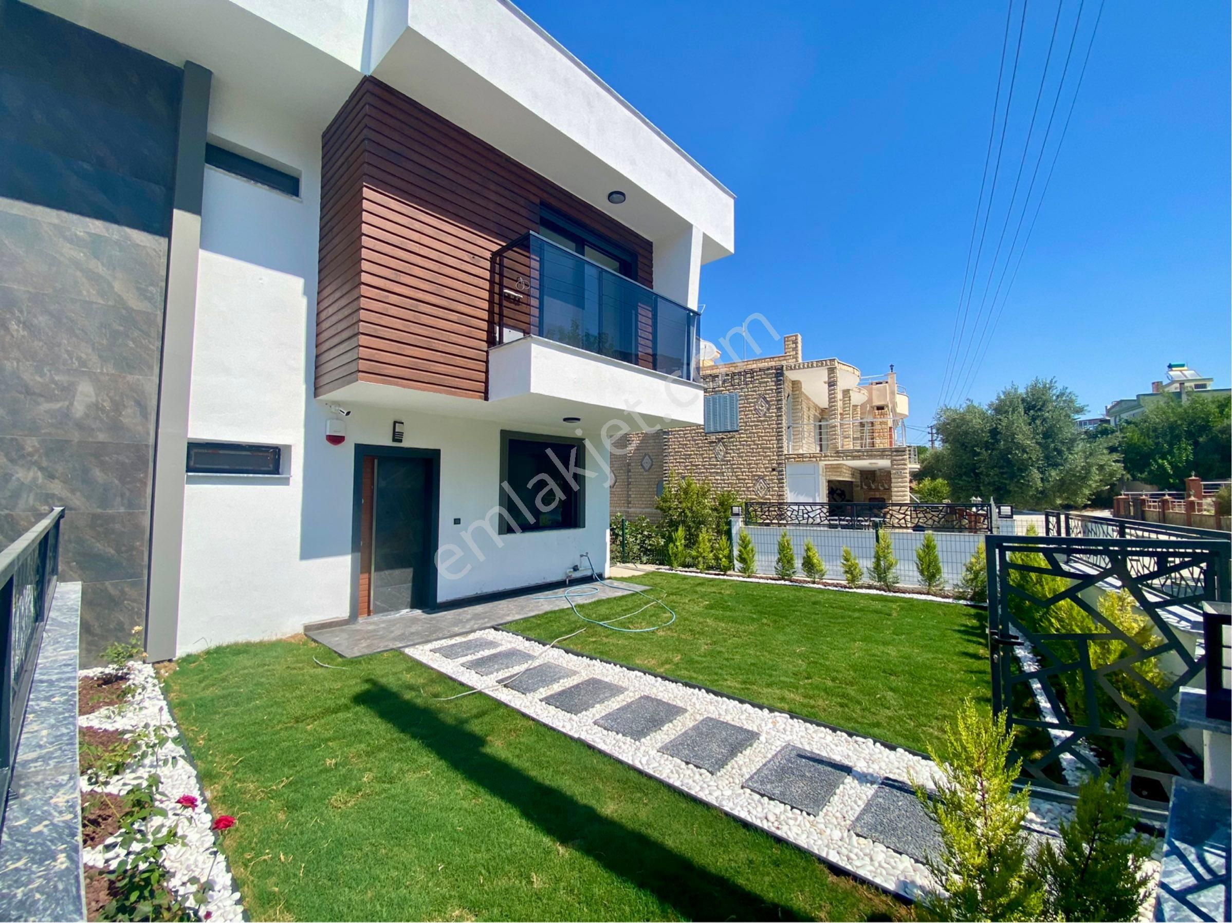 Özel Havuzlu, Geniş Bahçeli, Sıfır 4 Oda 2 Salon - Görsel 3