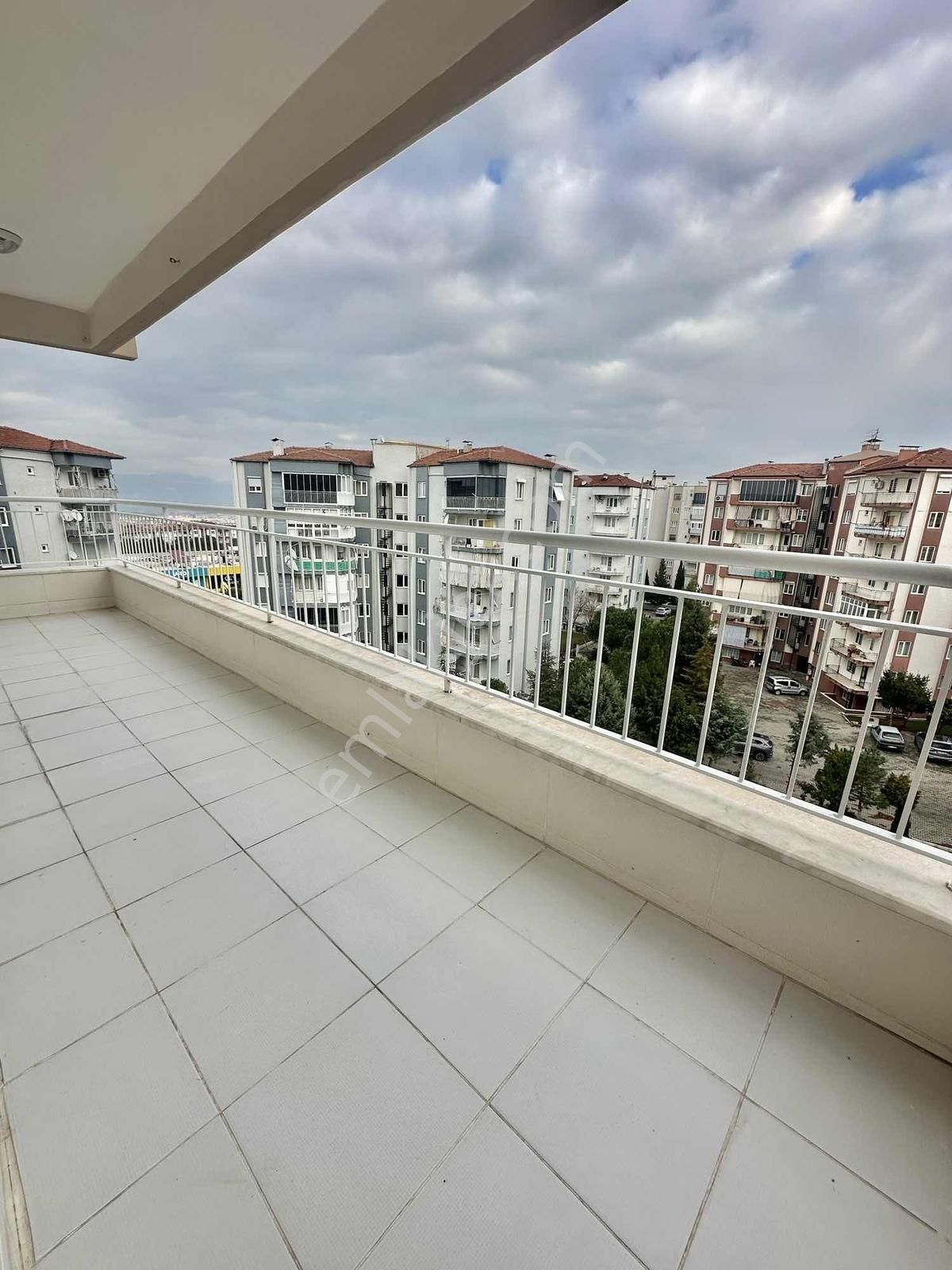 Servergazi De Depozitosuz 3+1 150 M2 Arakat Daire - Görsel 23