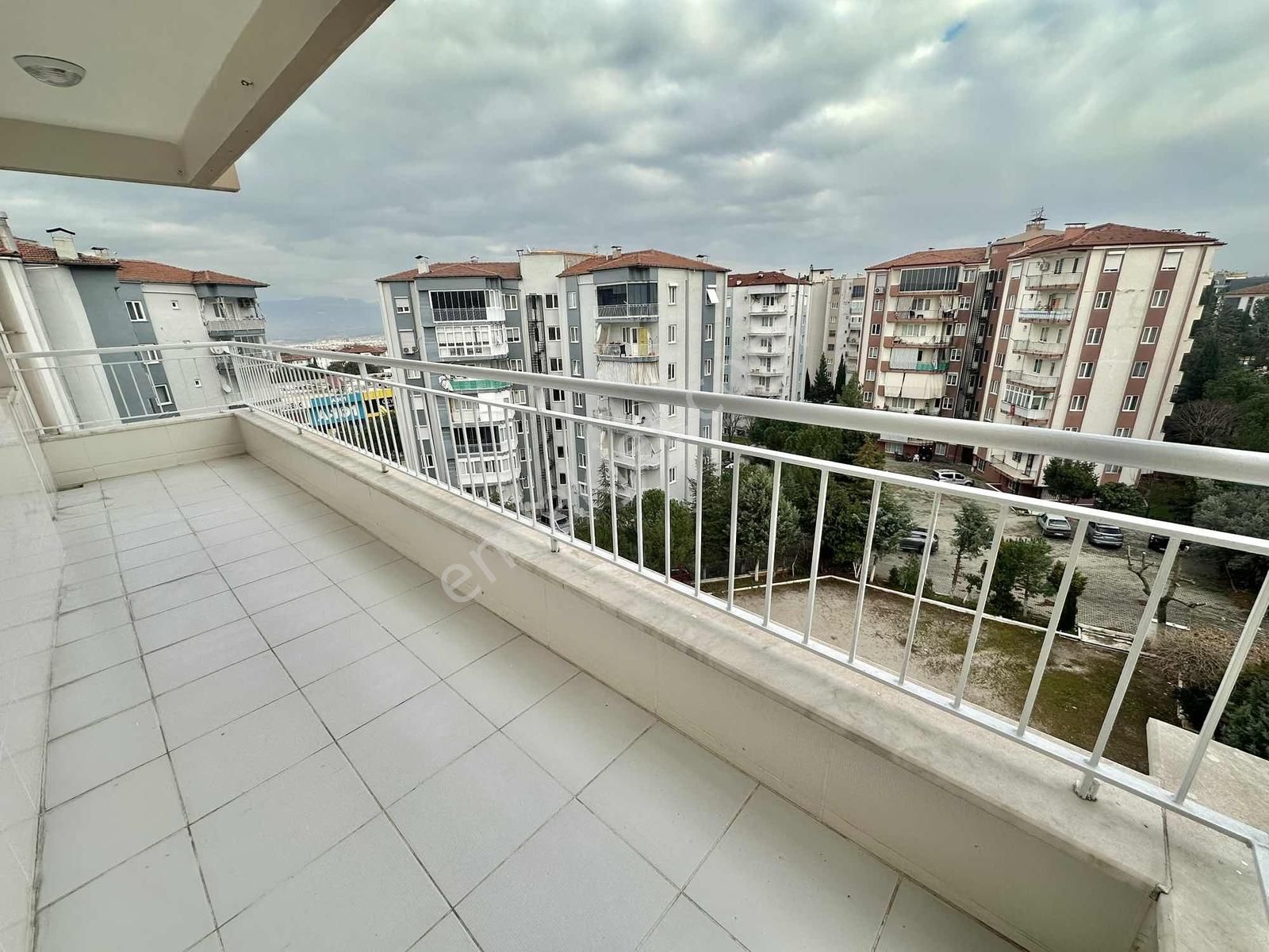 Servergazi De Depozitosuz 3+1 150 M2 Arakat Daire - Görsel 9