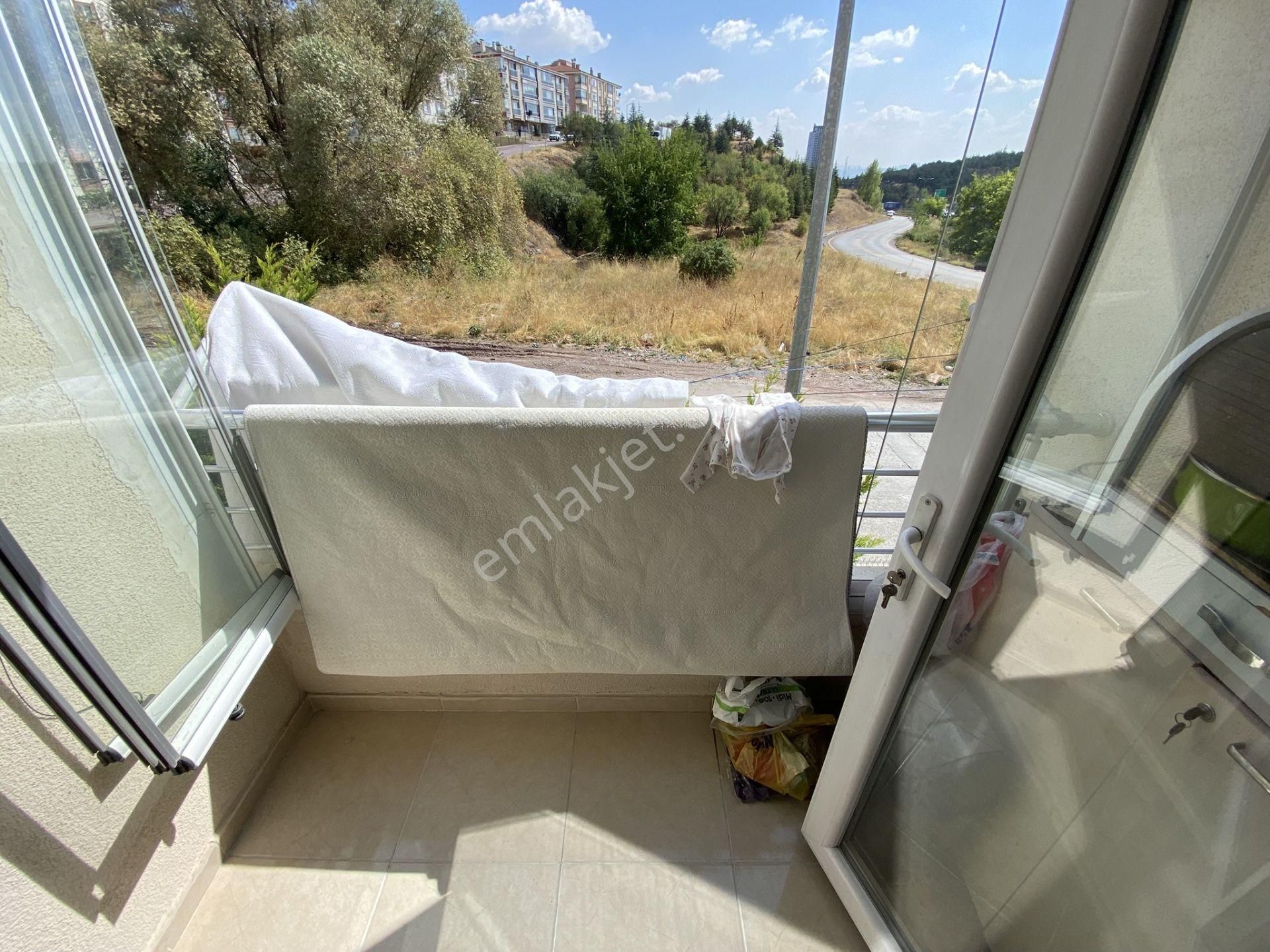 Kalecik Emlak'tan Y.emre Mah'de Köşe Başı Yapılı 2 Cepheli 3+1 Daire - Görsel 28