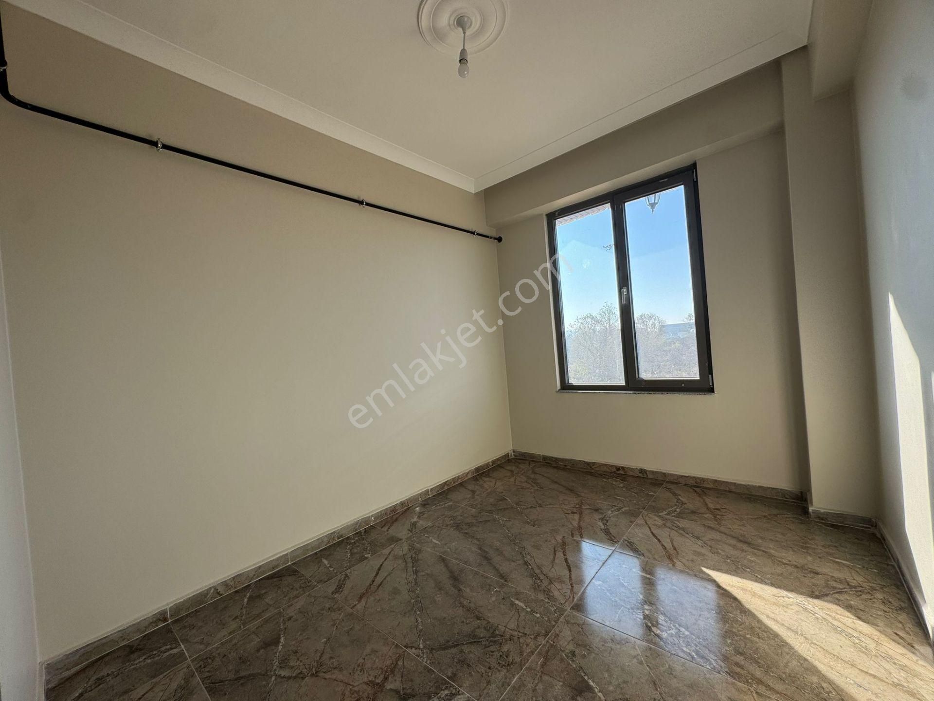 Karasu’da Geniş Kullanışlı Sıfır Modern Daire - Görsel 14