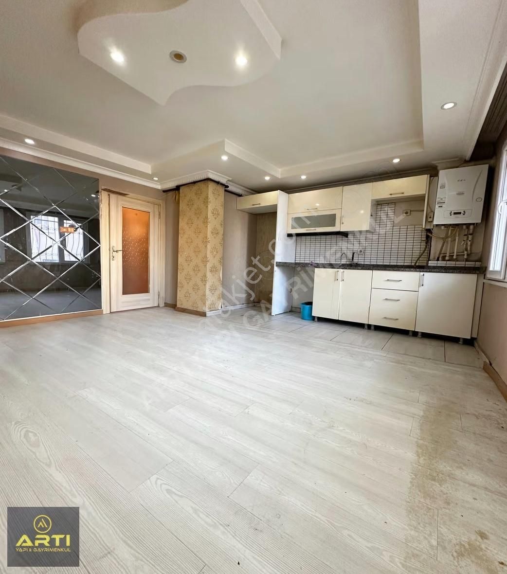 Metrobüse Yakın Cumhuriyete Komşu Kiralık 2+1 Satılık Bahçe Katı - Görsel 14