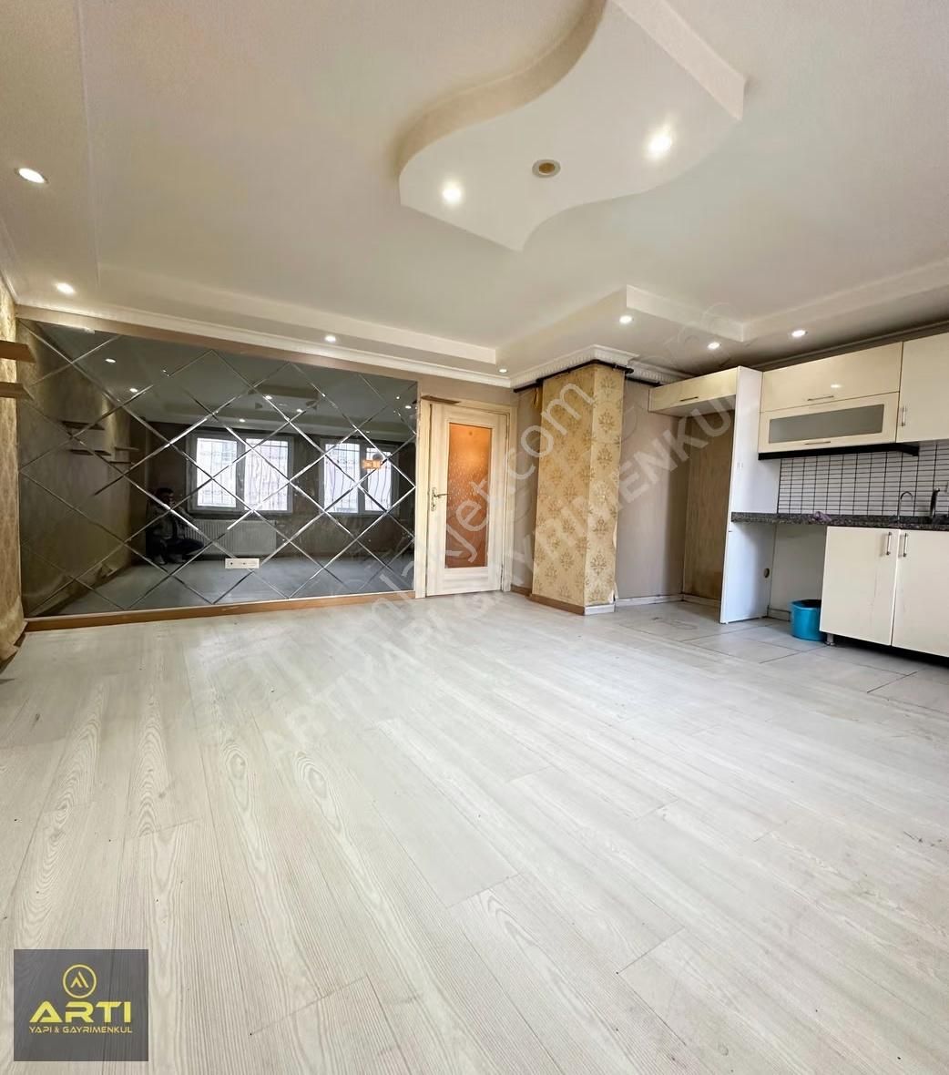 Metrobüse Yakın Cumhuriyete Komşu Kiralık 2+1 Satılık Bahçe Katı - Görsel 12