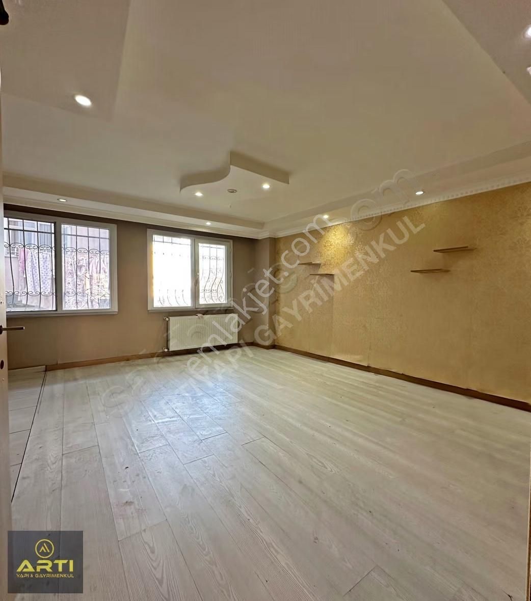 Metrobüse Yakın Cumhuriyete Komşu Kiralık 2+1 Satılık Bahçe Katı - Görsel 3