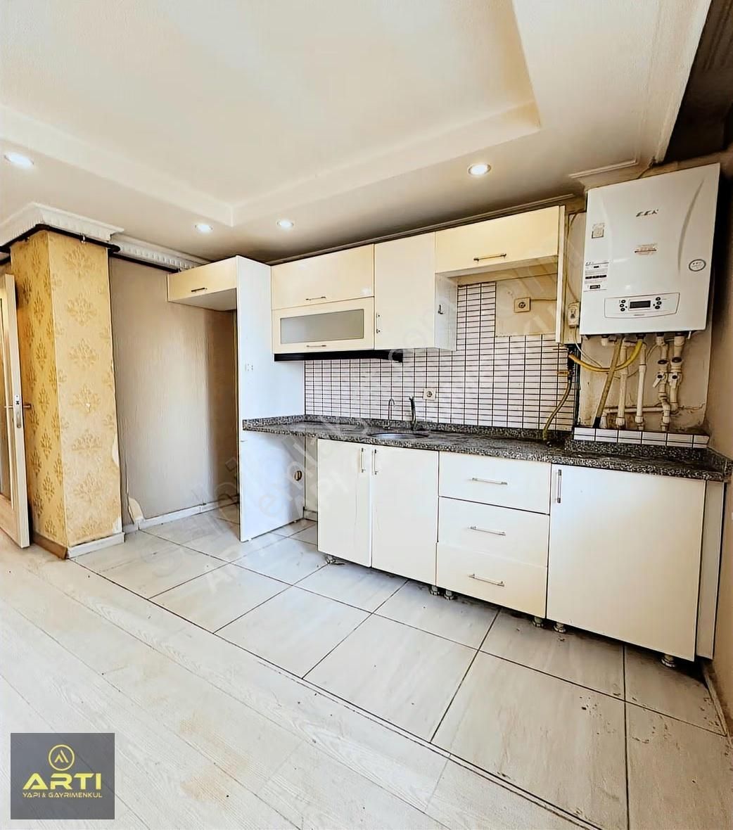 Metrobüse Yakın Cumhuriyete Komşu Kiralık 2+1 Satılık Bahçe Katı - Görsel 11