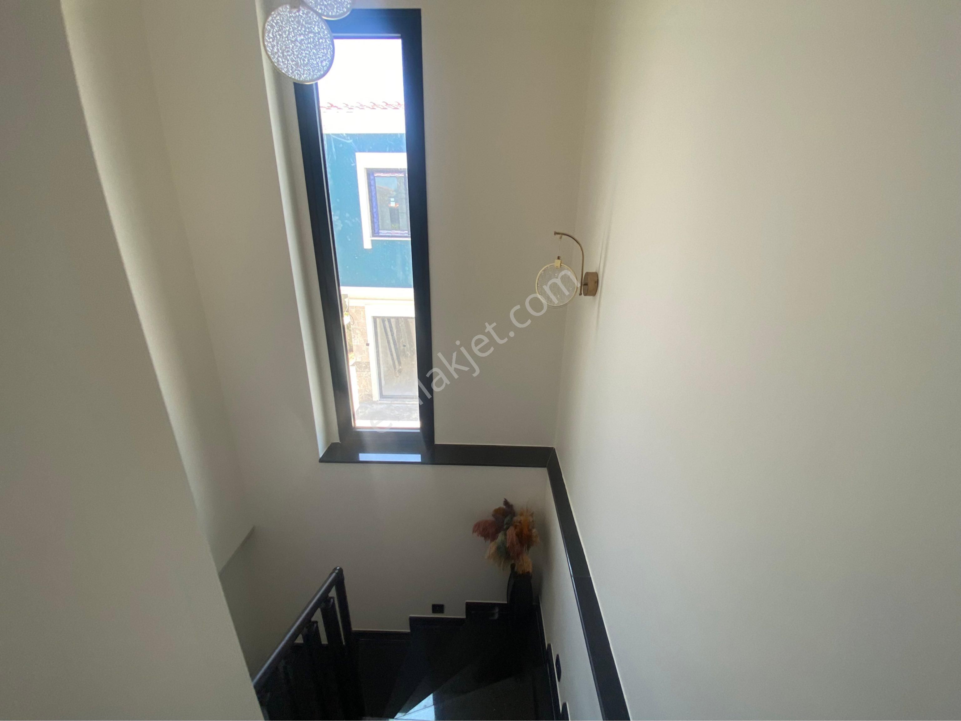 Kuşadası Davutlar'da Özel Havuzlu Müstakil Sıfır Villa - Görsel 10