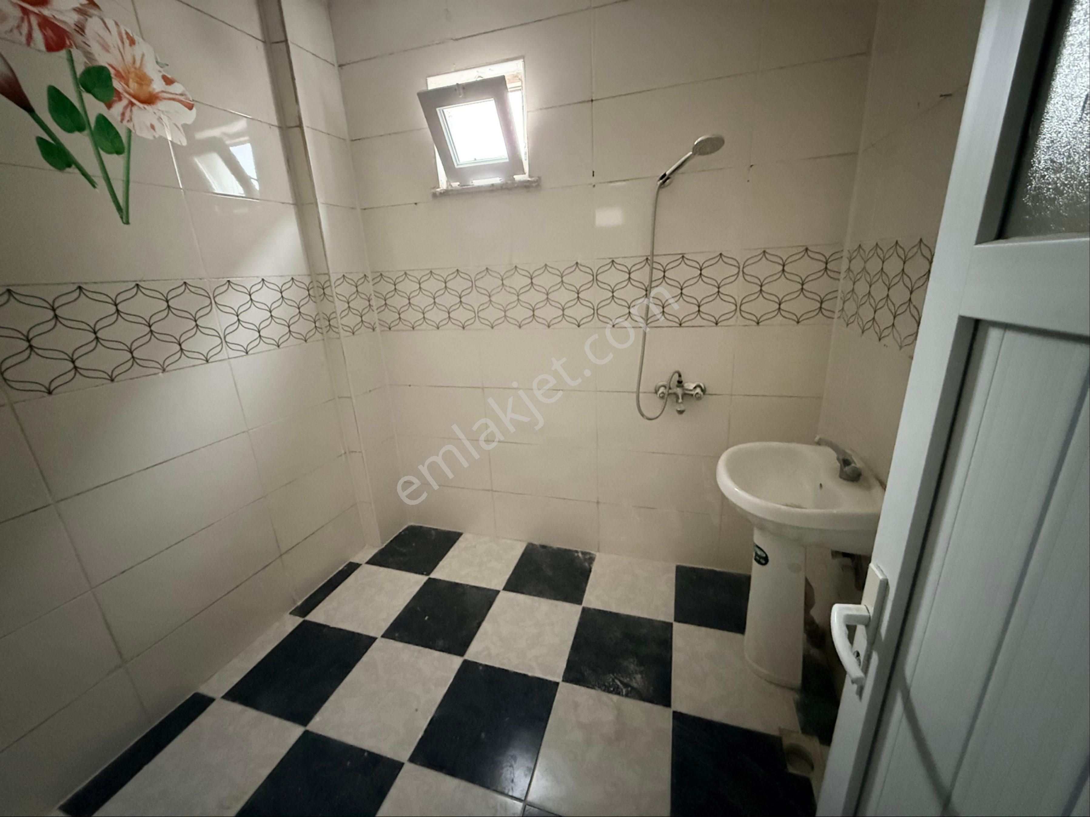 Arnavutköy Merkez Kiralık Arakat Daire 2+1 - Görsel 7