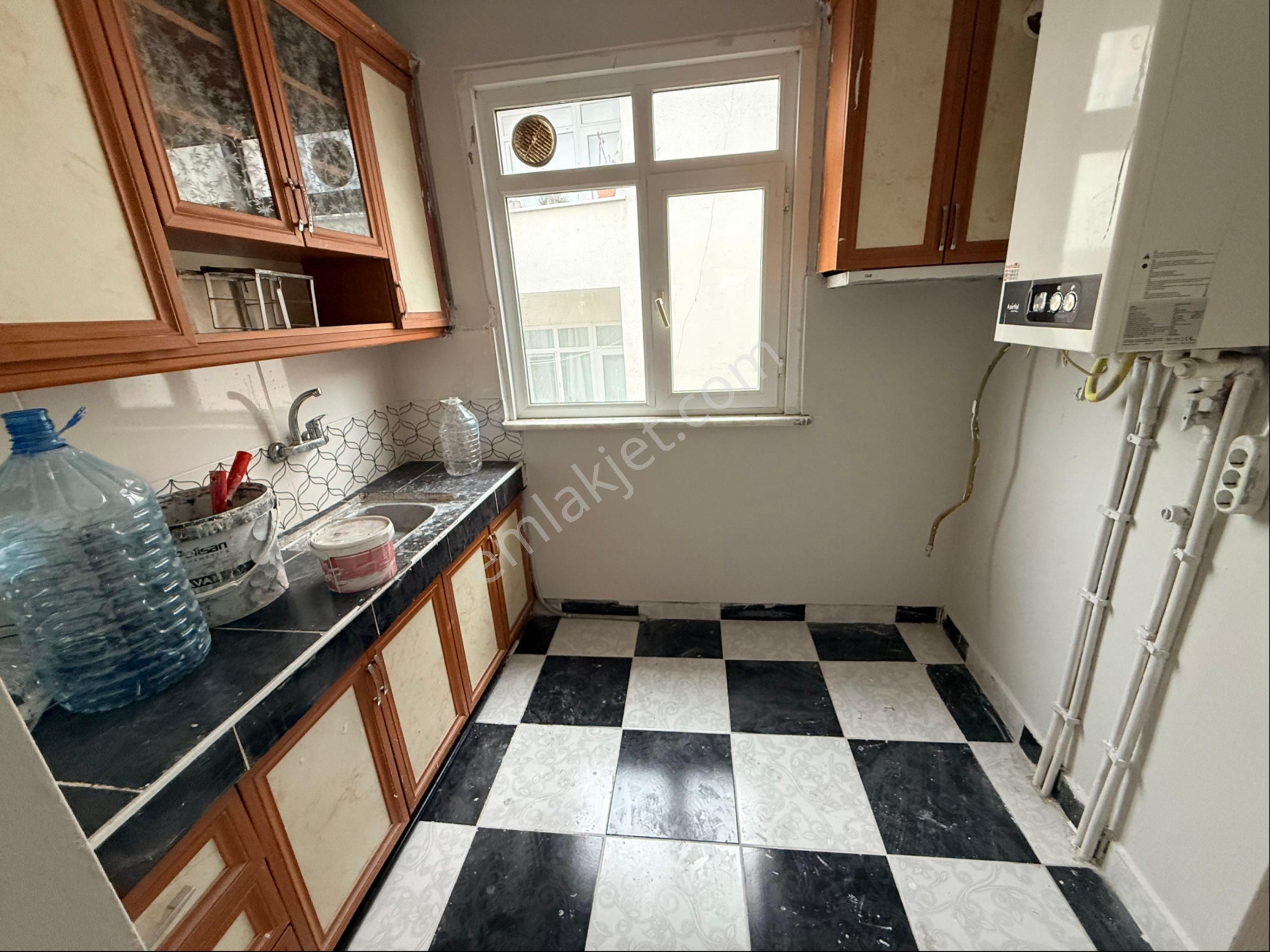 Arnavutköy Merkez Kiralık Arakat Daire 2+1 - Görsel 6