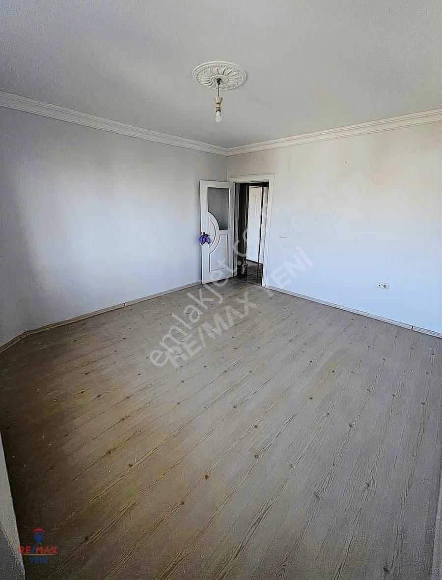 Merkezi Konumda Geniş Ara Kat 3+1 - Görsel 17