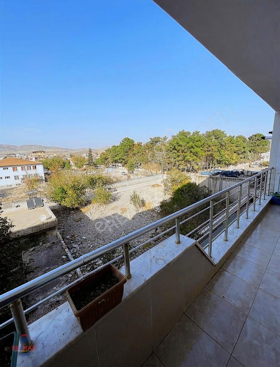 Merkezi Konumda Geniş Ara Kat 3+1 - Görsel 2