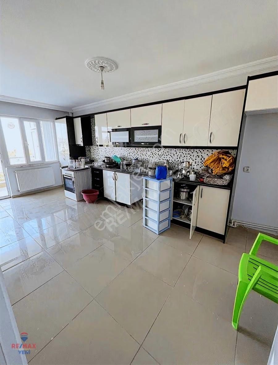 Merkezi Konumda Geniş Ara Kat 3+1