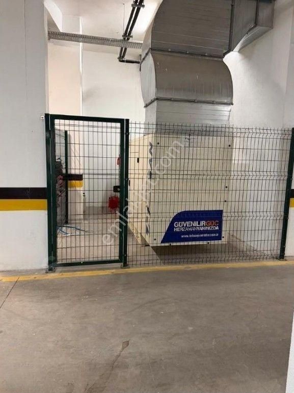 Şenesenevler'de İyi Lokasyonda İskanlı Satılık 3+1 Daire - Görsel 13