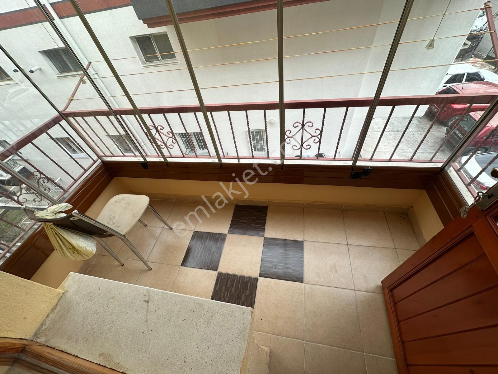 Osmangazi Ana Cadde Üzerinde Ara Katta Cadde Cepheli Full Yapılı 3+1 - Görsel 8