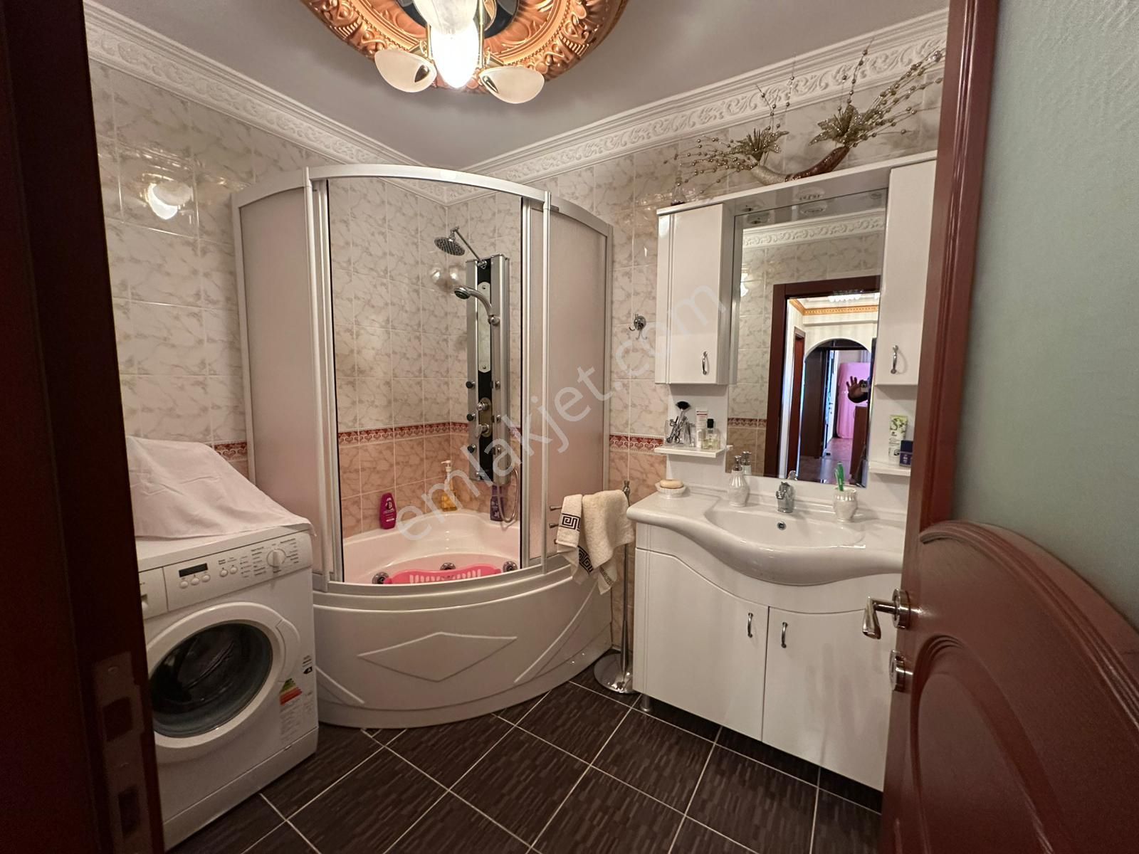 Osmangazi Ana Cadde Üzerinde Ara Katta Cadde Cepheli Full Yapılı 3+1 - Görsel 31