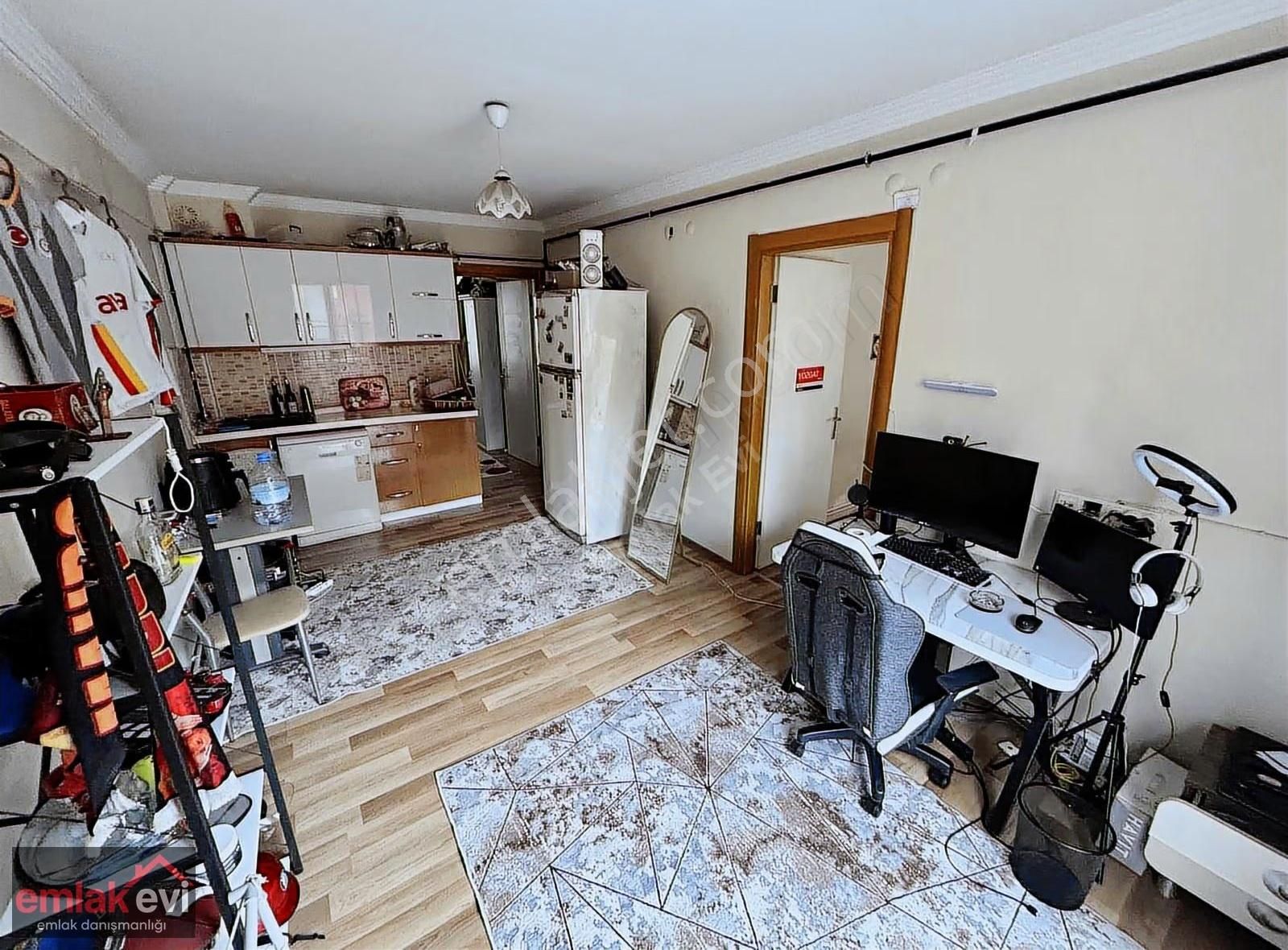 Emlak Evi'nden Mükemmel Konumlu Kombili Satılık Fırsat 2+1 Daire - Görsel 8