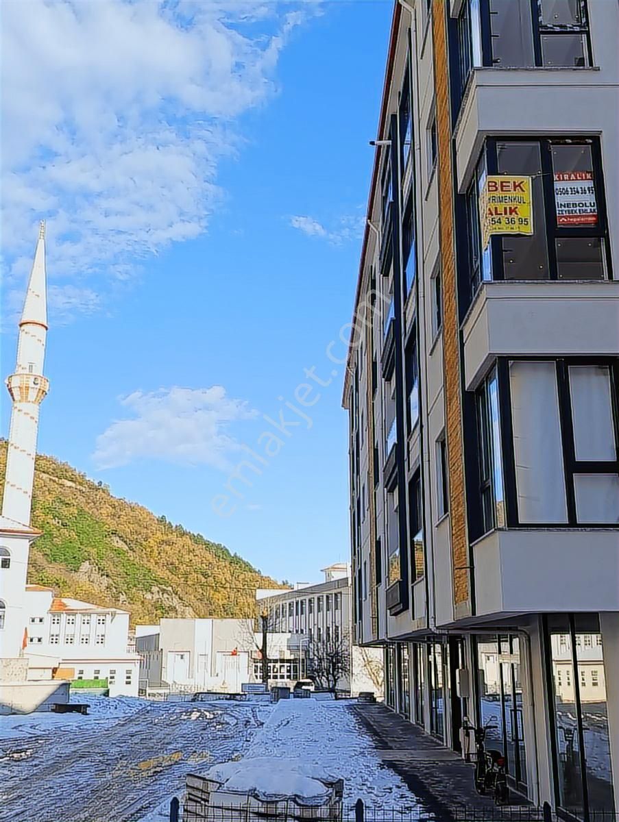 2+1/ Lüxs Daire/ara Kat. Hastane Ve Okullar Bölgesi