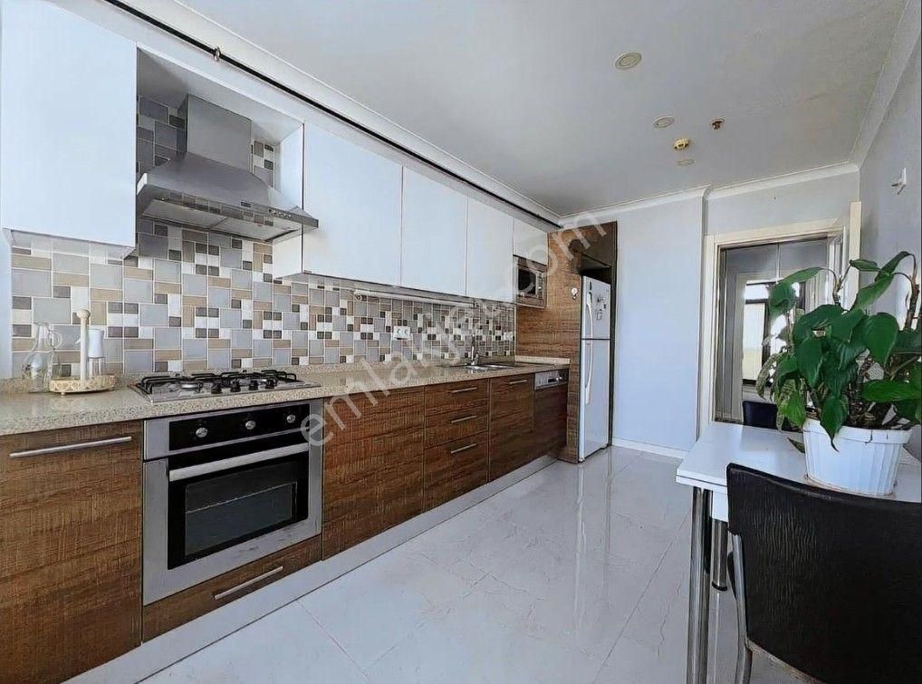 Boş... Merkezi Konumda İskanlı Ebeveyb Banyo Prestijli Binada 3+1 Satılık - Görsel 2