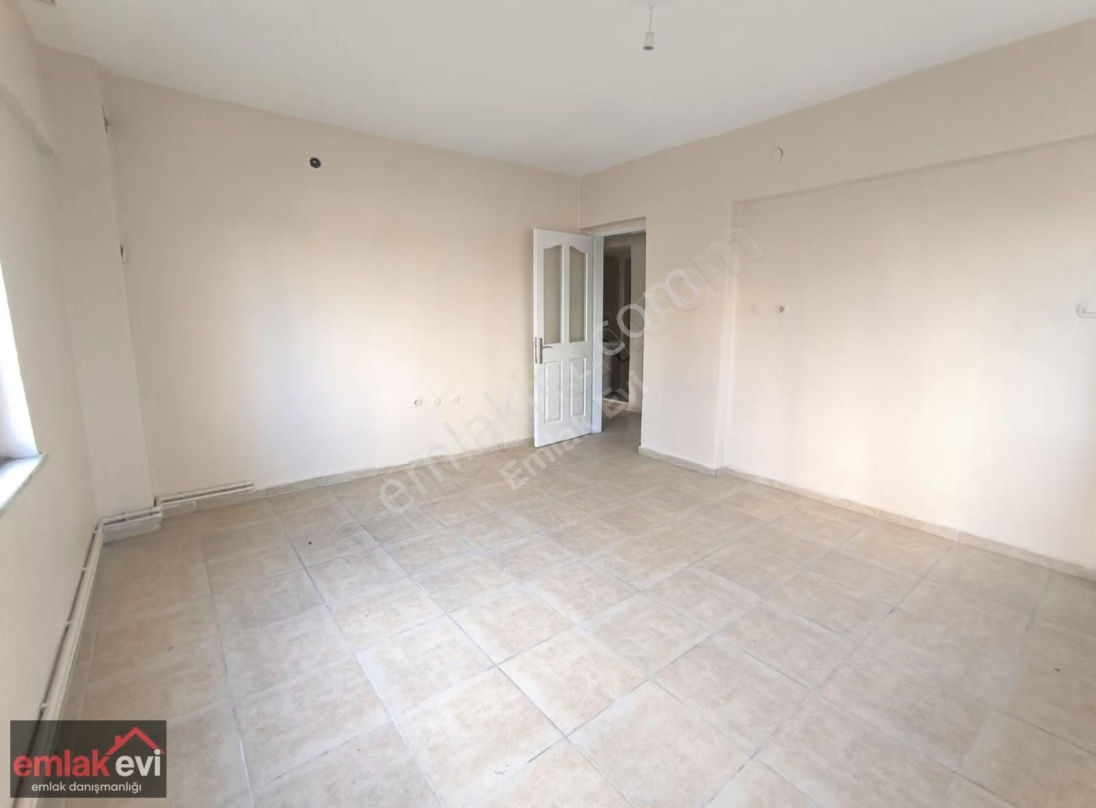 Emlak Evin'den Adnan Menderes Mah.si'nde 3+1 Site İçinde Fırsat