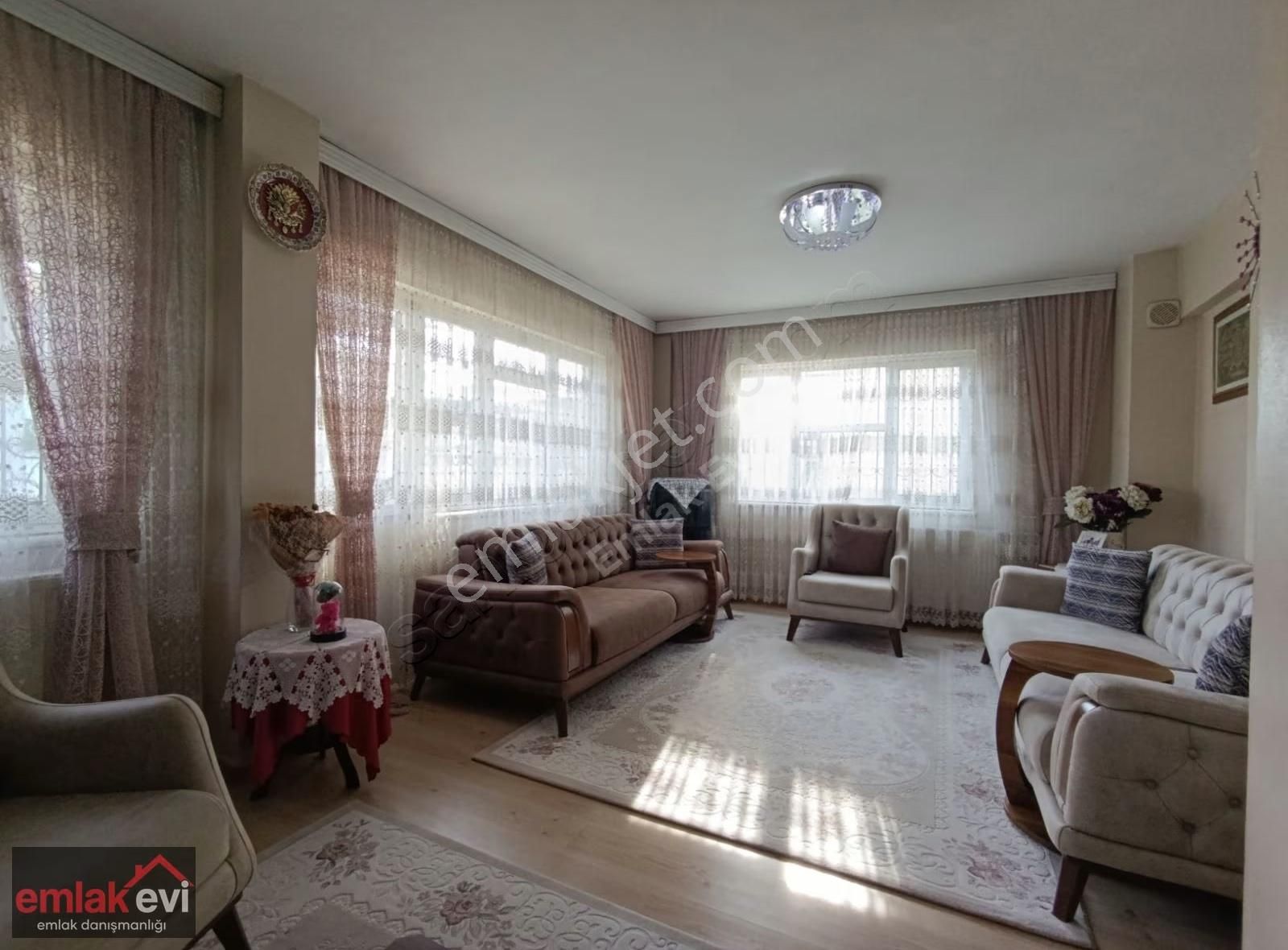 Emlâk Evi'nden Adnan Menderes Mahallesinde Satılık 3+1 Daire