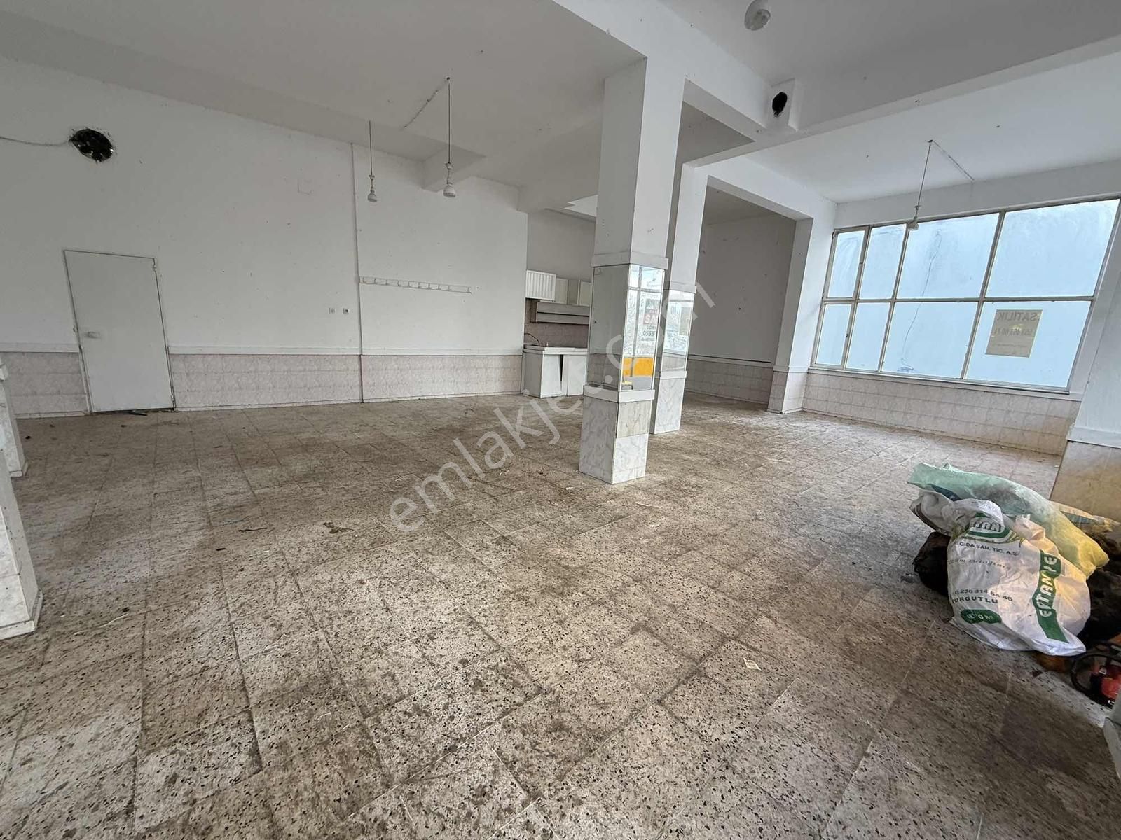 Kent Gayrimenkul'den Şehir Merkezinde Satılık Köşe Dükkan - Görsel 2