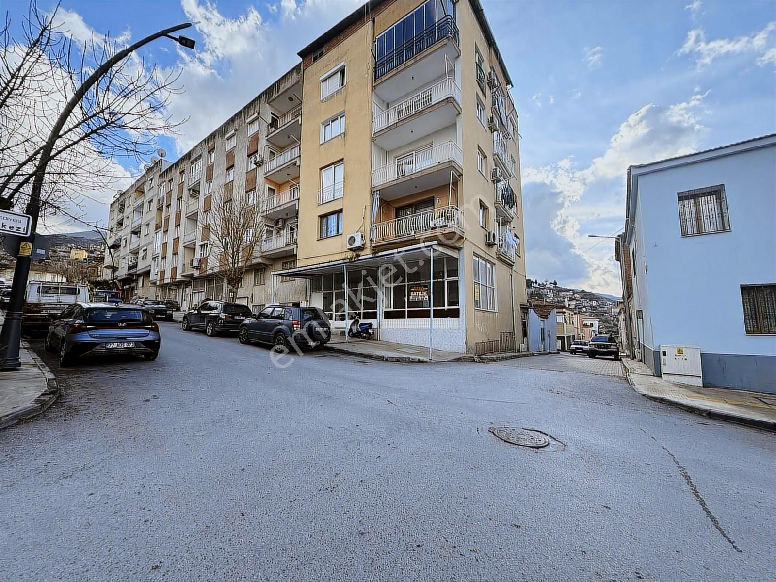 Kent Gayrimenkul'den Şehir Merkezinde Satılık Köşe Dükkan - Görsel 9