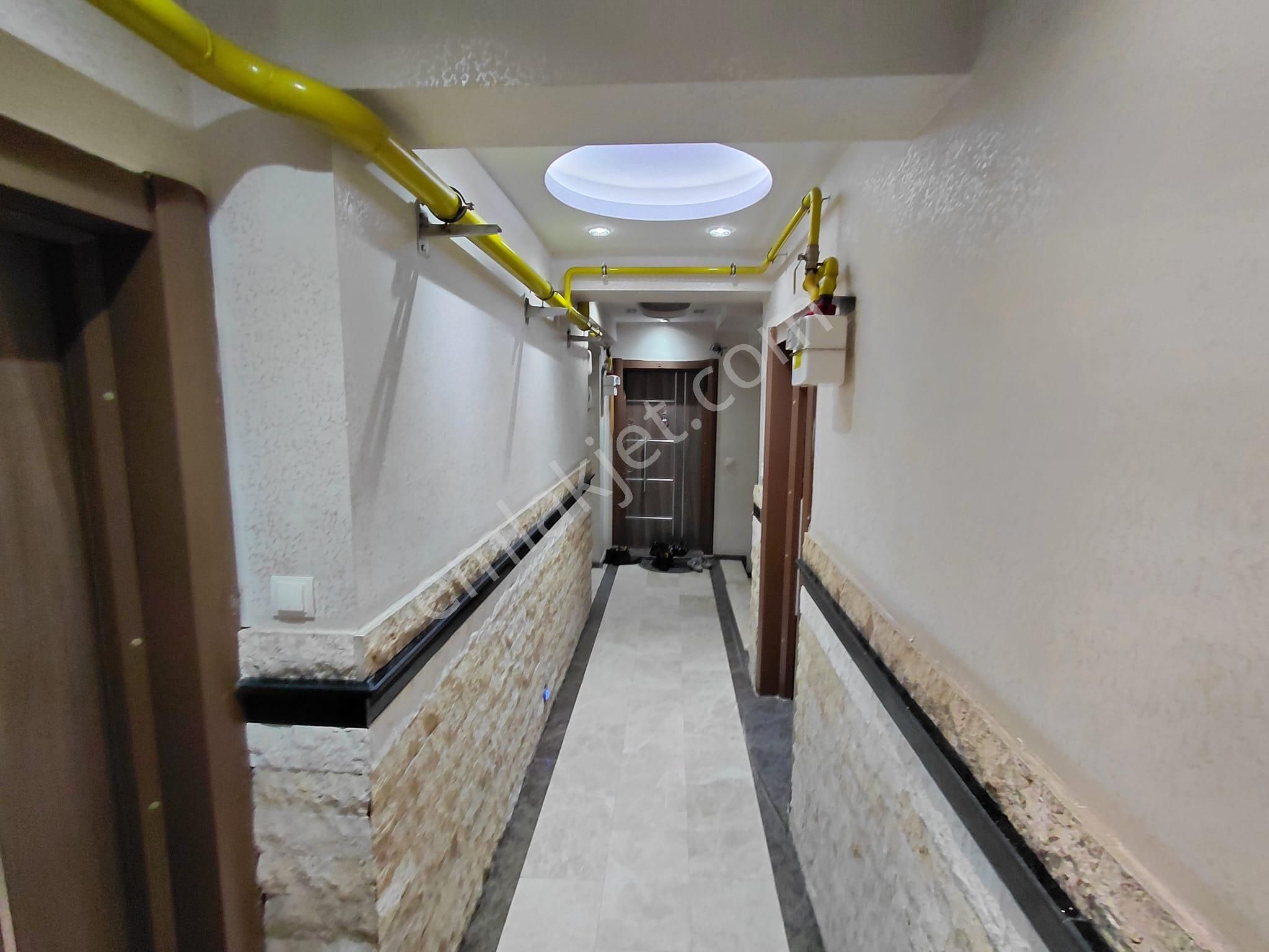 Anadolu Caddesi Yakını Geniş 2+1 Çift Banyolu Lüks Satılık Daire - Görsel 17