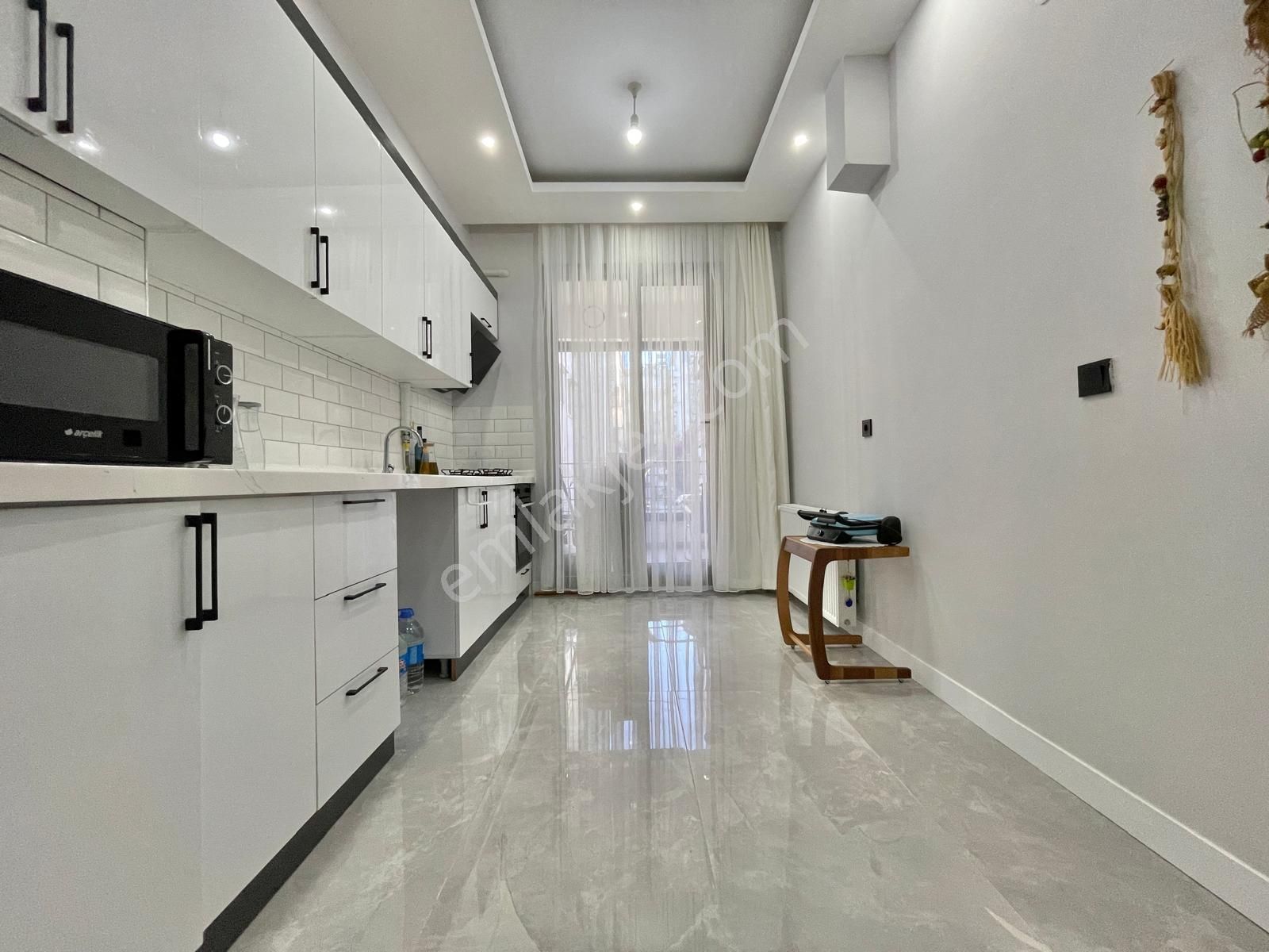 Berkay Demirel'den Akçay Merkezde Ön Cephe Ayrı Mutfak 2+1 Daire - Görsel 14