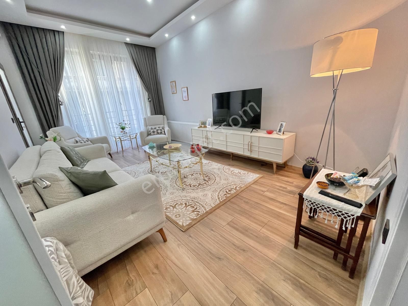 Berkay Demirel'den Akçay Merkezde Ön Cephe Ayrı Mutfak 2+1 Daire - Görsel 10