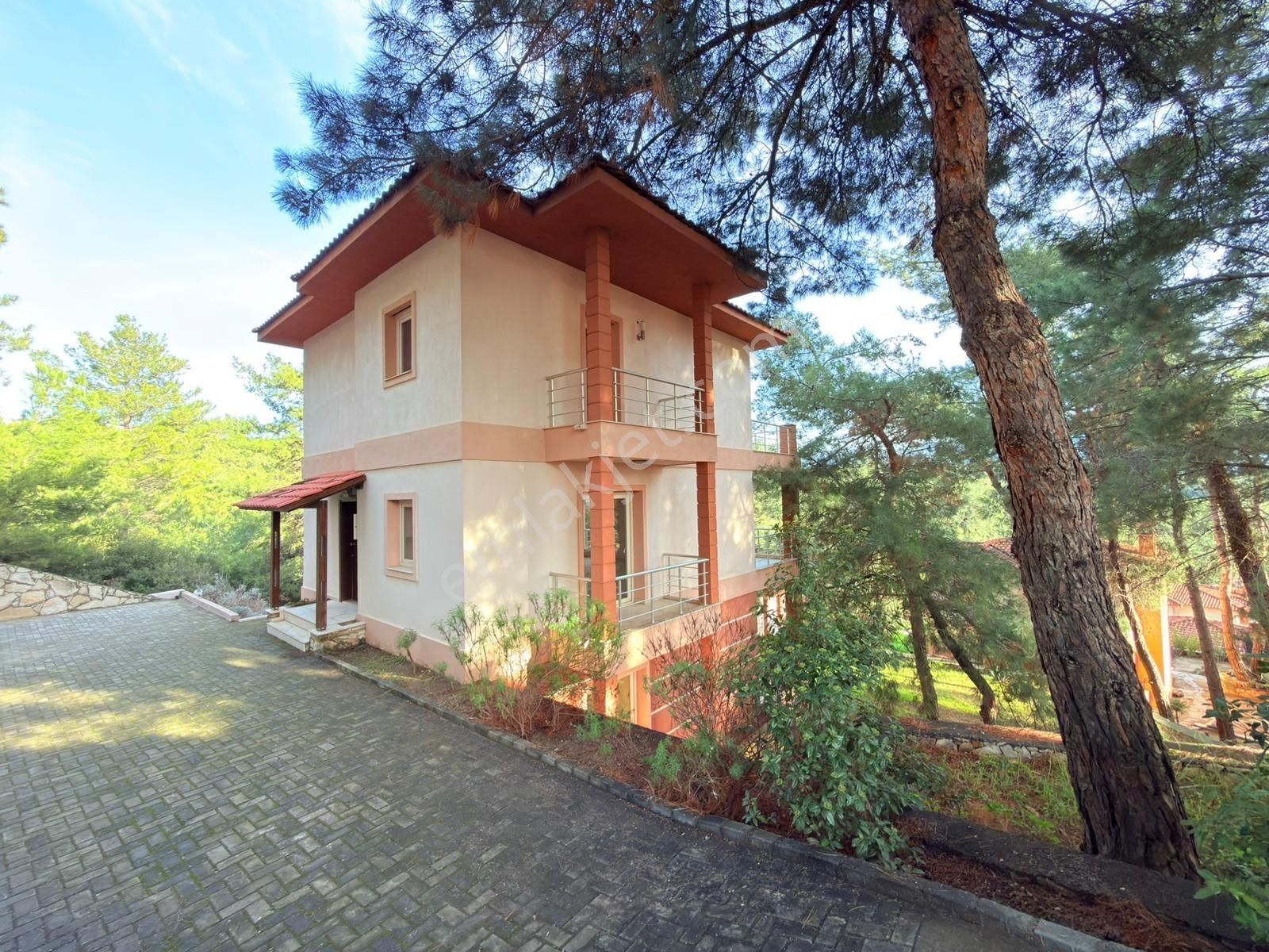 Kuşadası Soğucak’ta Kelepir 4 + 2 Büyük Bahçeli Villa - Görsel 4