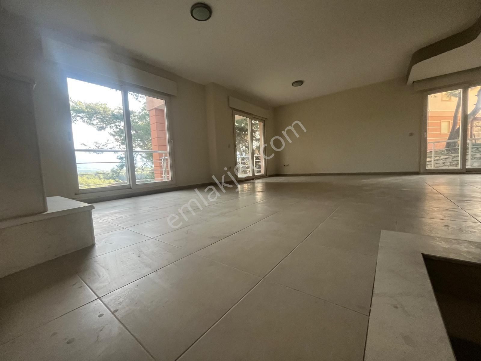 Kuşadası Soğucak’ta Kelepir 4 + 2 Büyük Bahçeli Villa - Görsel 19