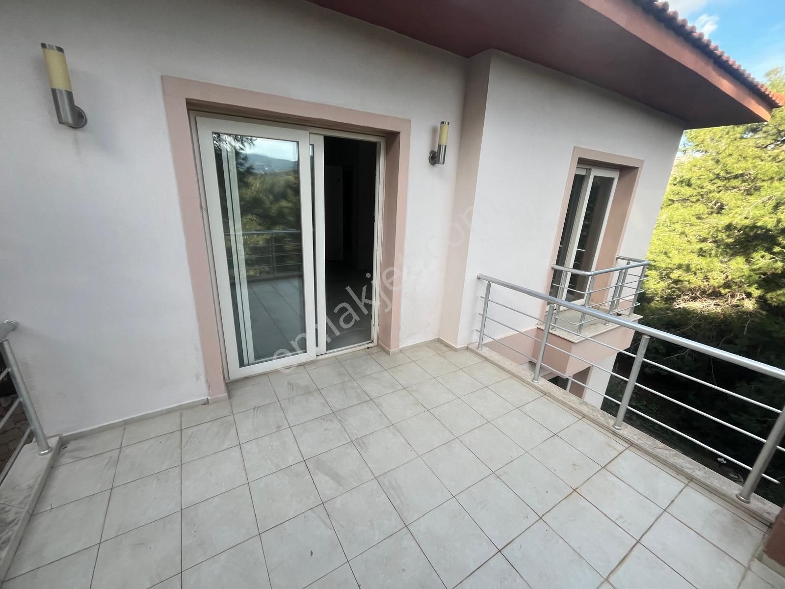 Kuşadası Soğucak’ta Kelepir 4 + 2 Büyük Bahçeli Villa - Görsel 23