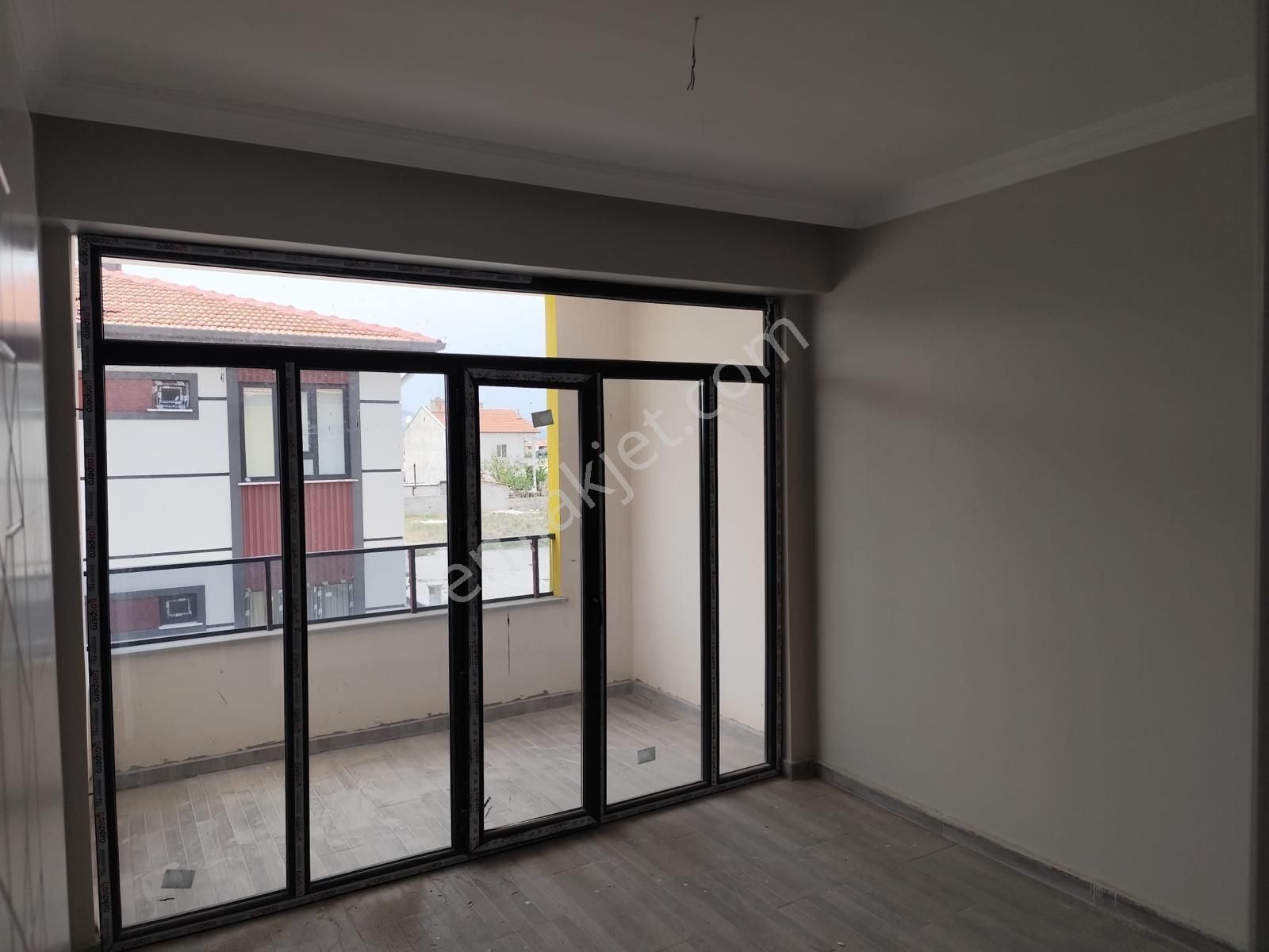 Alakova'da 2+1 2.kat Sıfır Satılıkk Geniş Daire - Görsel 3